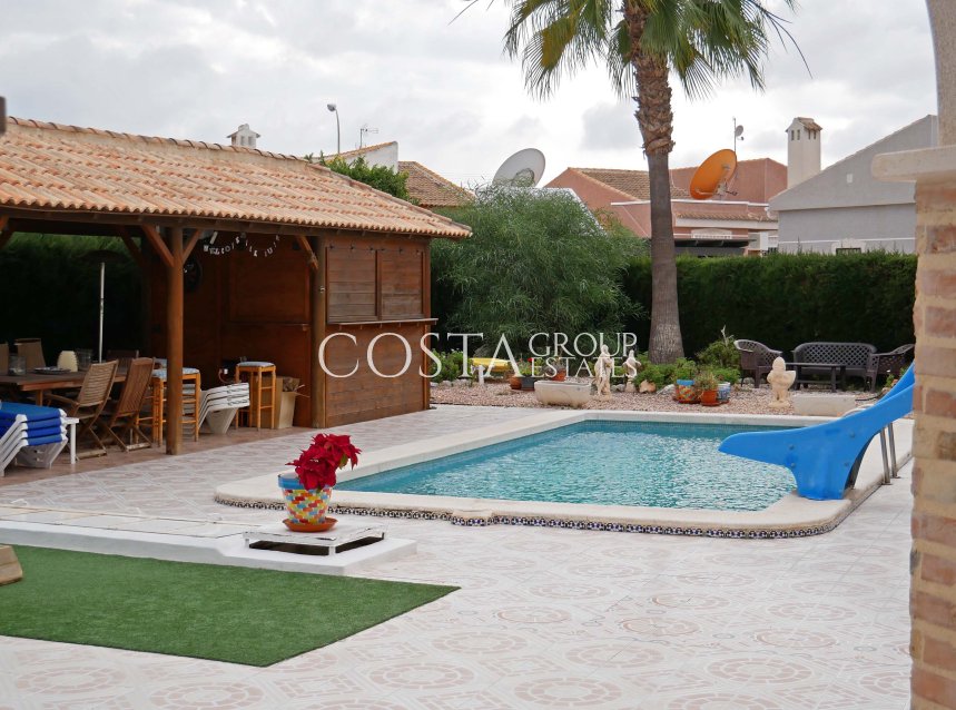 Resale - Villa -
Torrevieja - El Chaparral