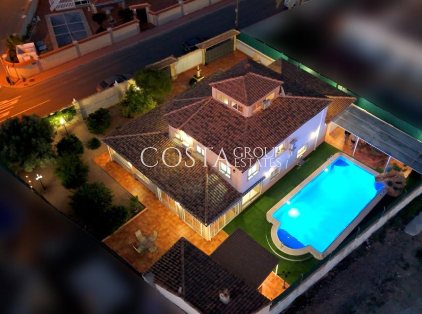 Resale - Villa -
Torrevieja - El Chaparral