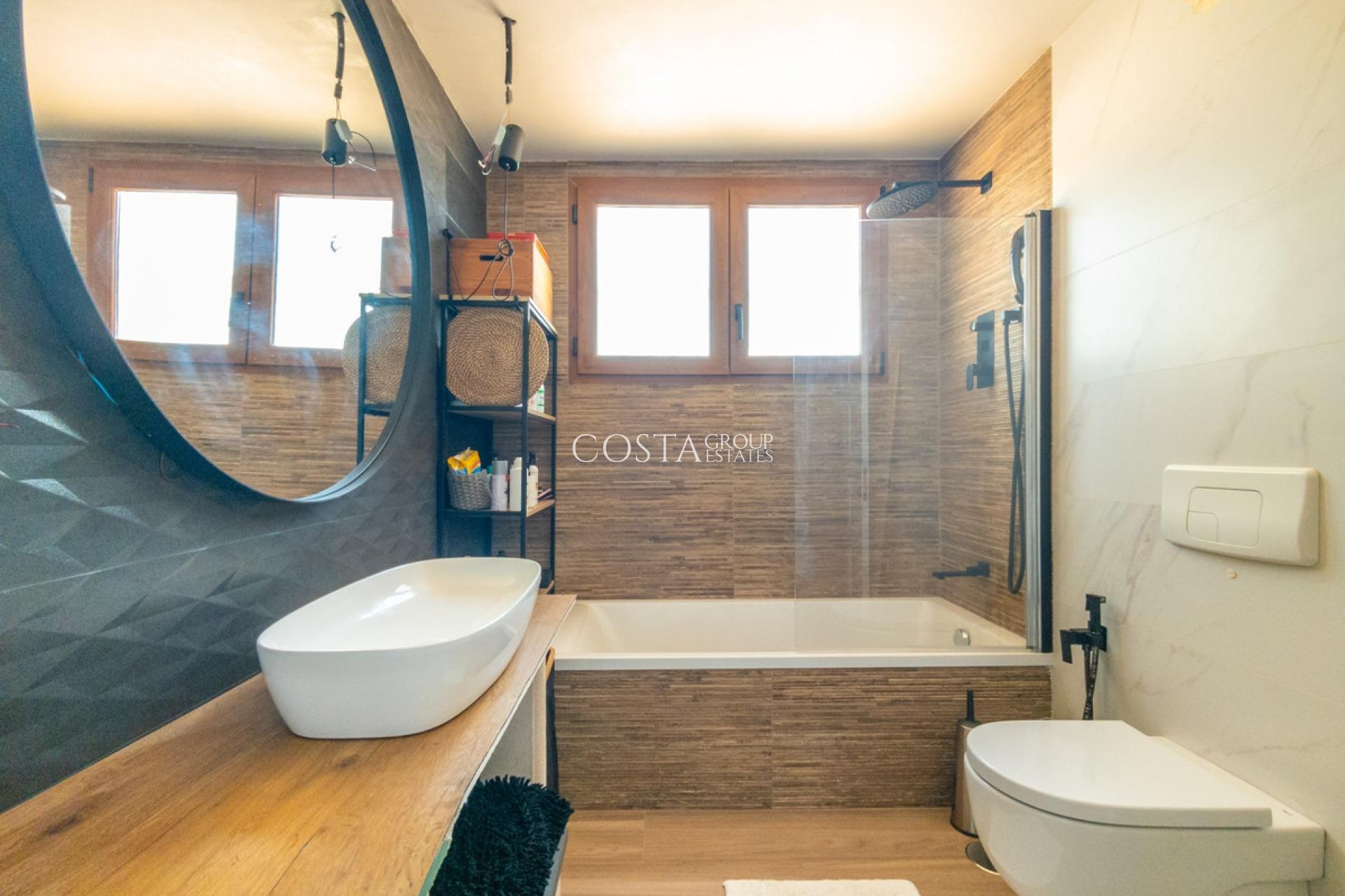 Resale - Villa -
Torrevieja - El Chaparral