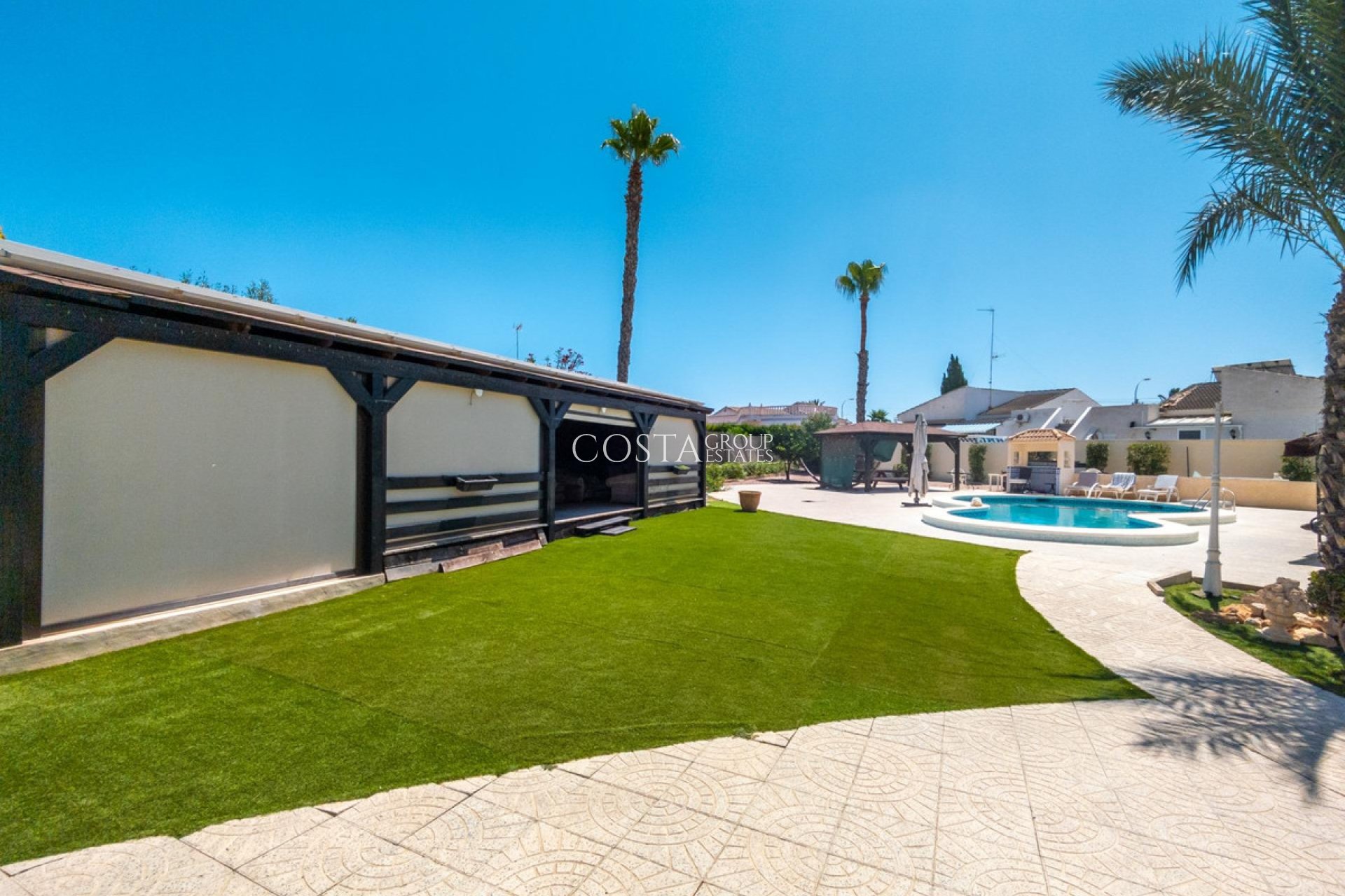 Resale - Villa -
Torrevieja - El Chaparral