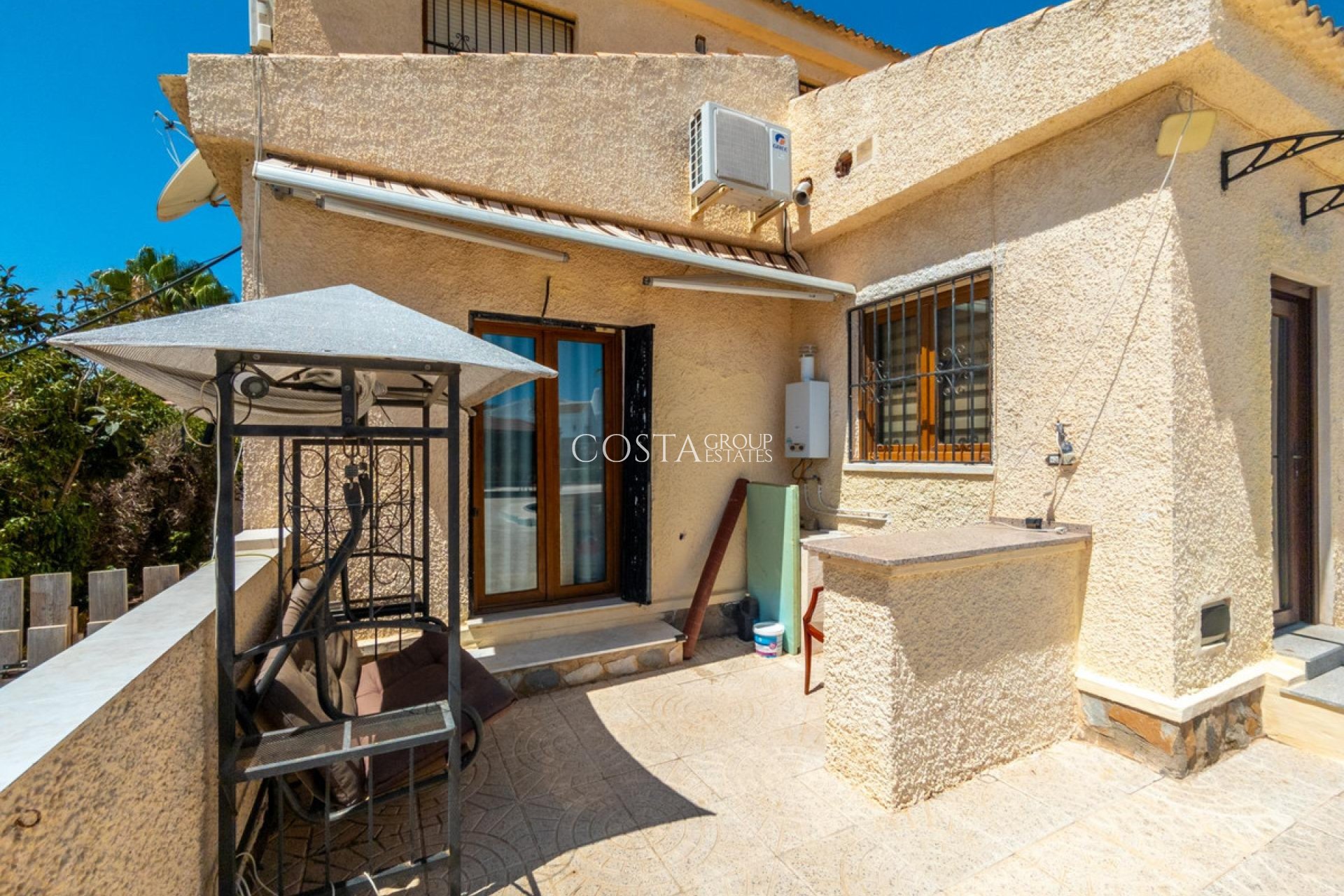 Resale - Villa -
Torrevieja - El Chaparral