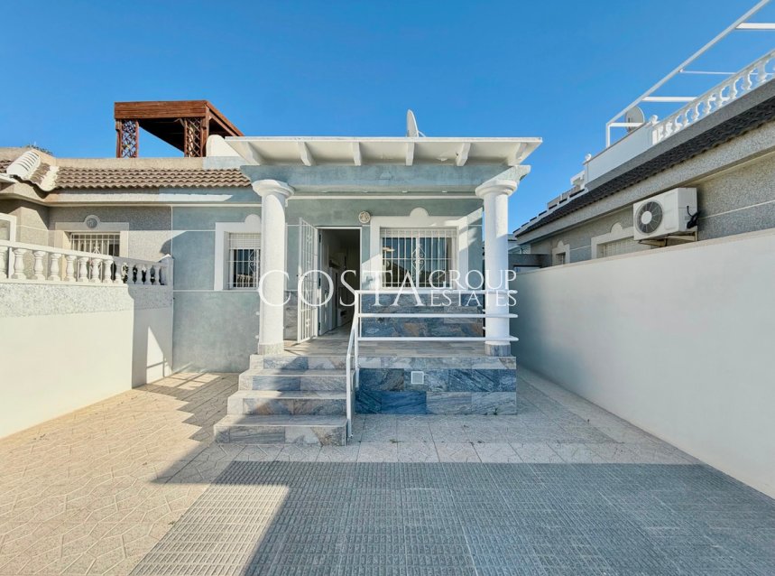 Resale - Villa -
Torrevieja - El Chaparral