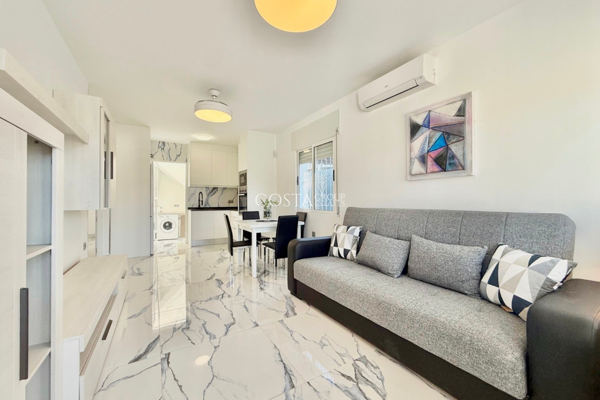 Resale - Villa -
Torrevieja - El Chaparral