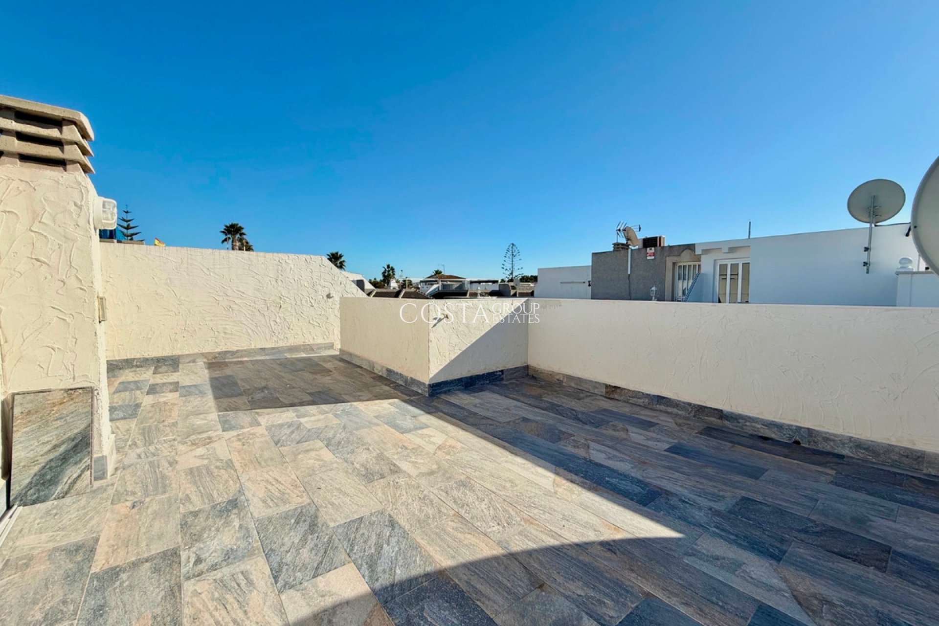 Resale - Villa -
Torrevieja - El Chaparral