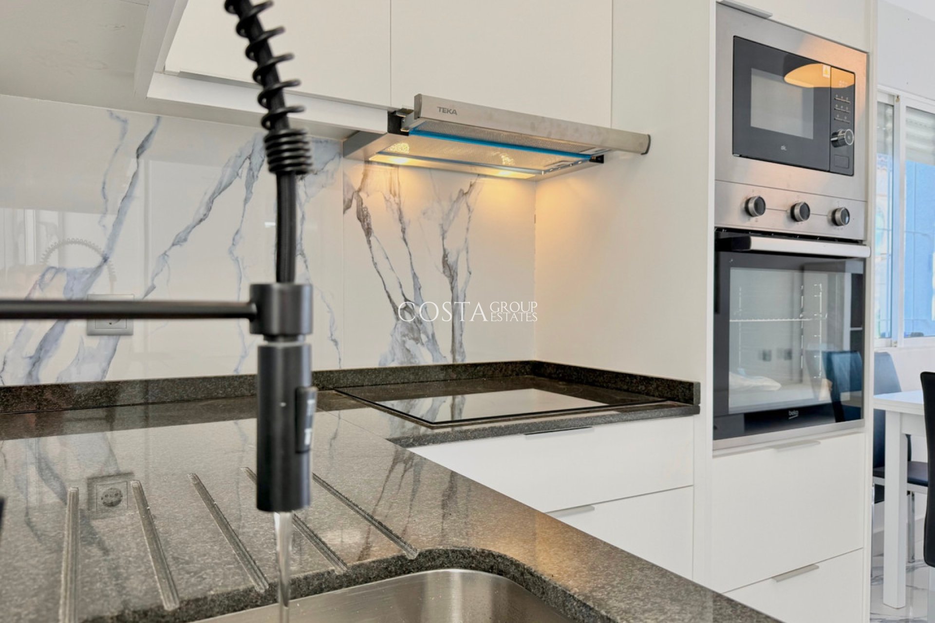 Resale - Villa -
Torrevieja - El Chaparral