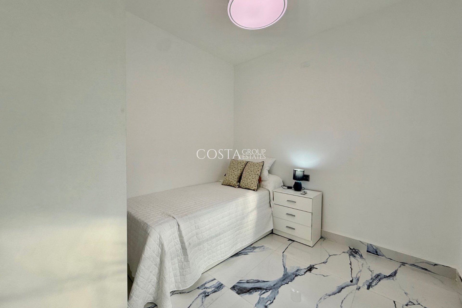 Resale - Villa -
Torrevieja - El Chaparral