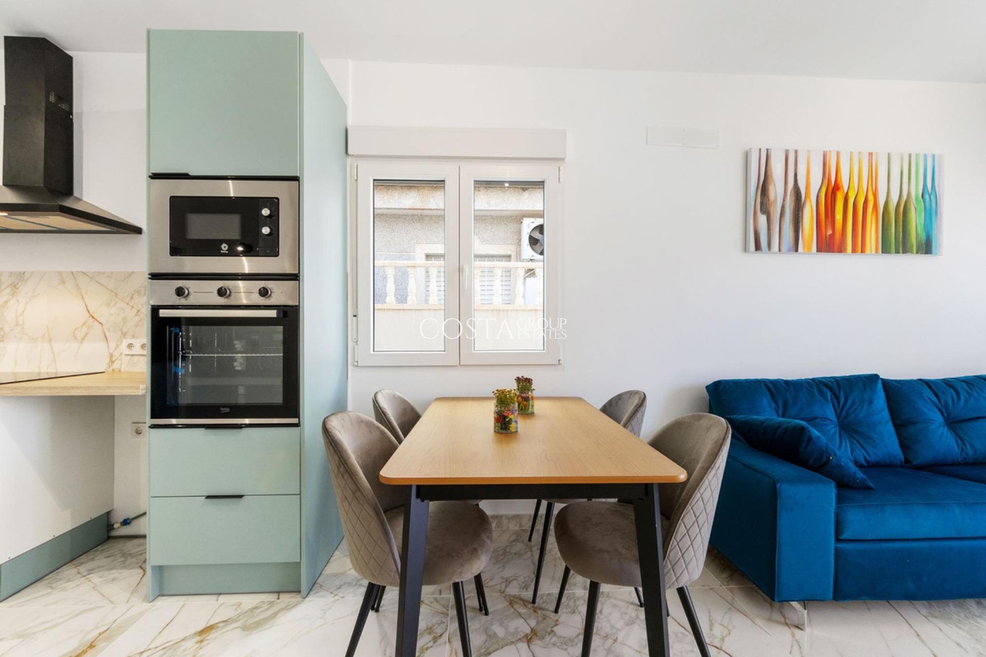 Resale - Villa -
Torrevieja - El Chaparral