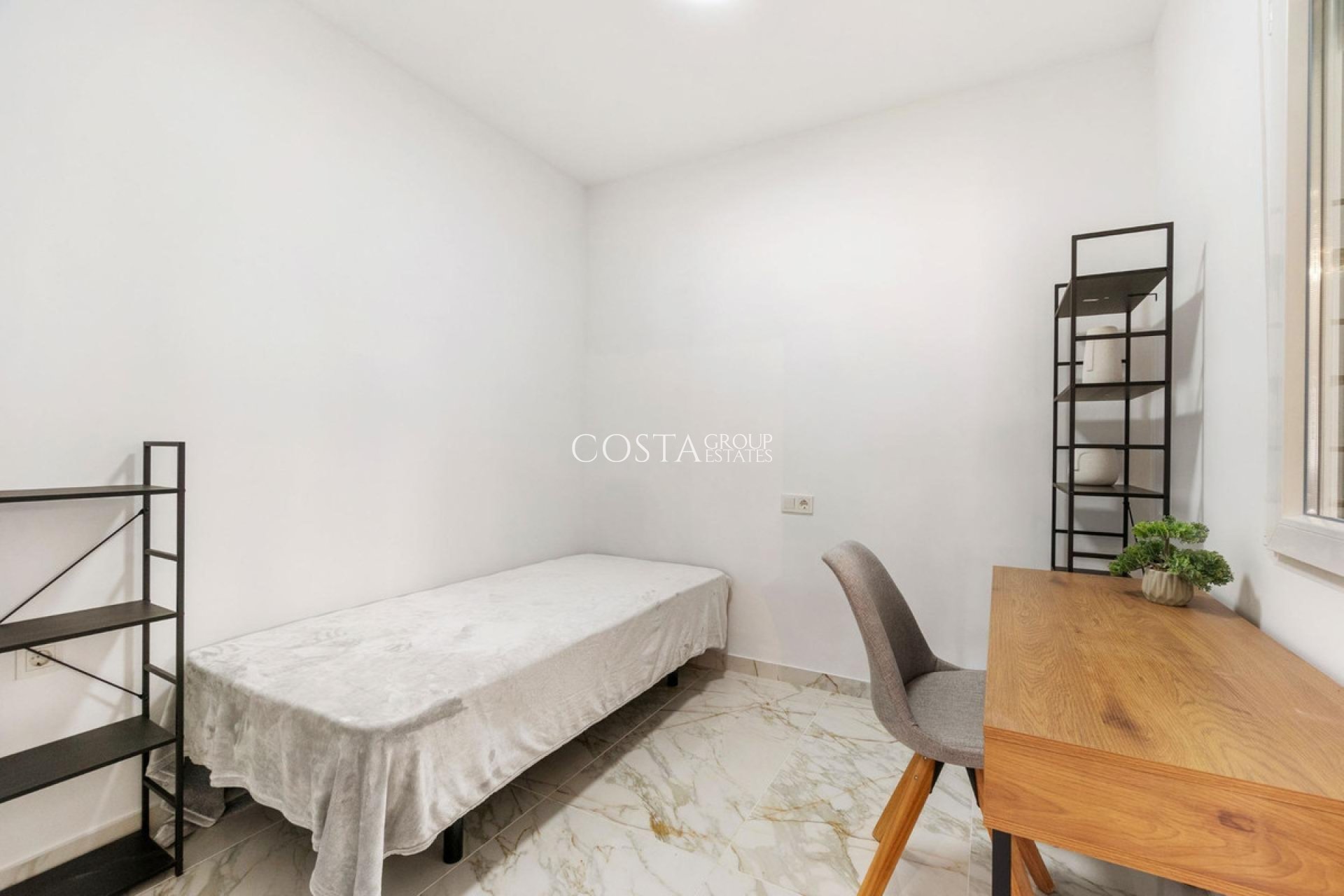 Resale - Villa -
Torrevieja - El Chaparral