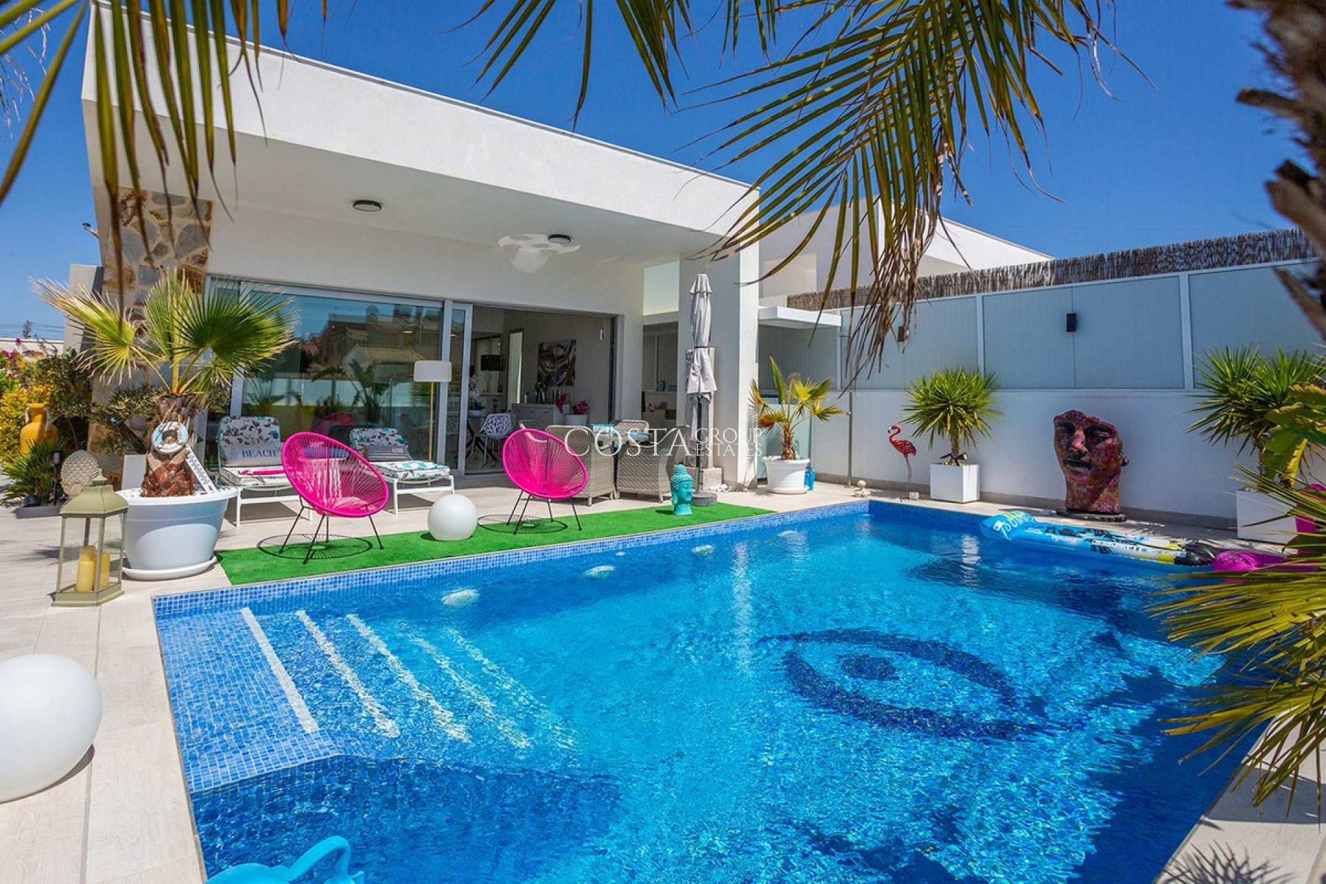 Resale - Villa -
Torrevieja - El Chaparral