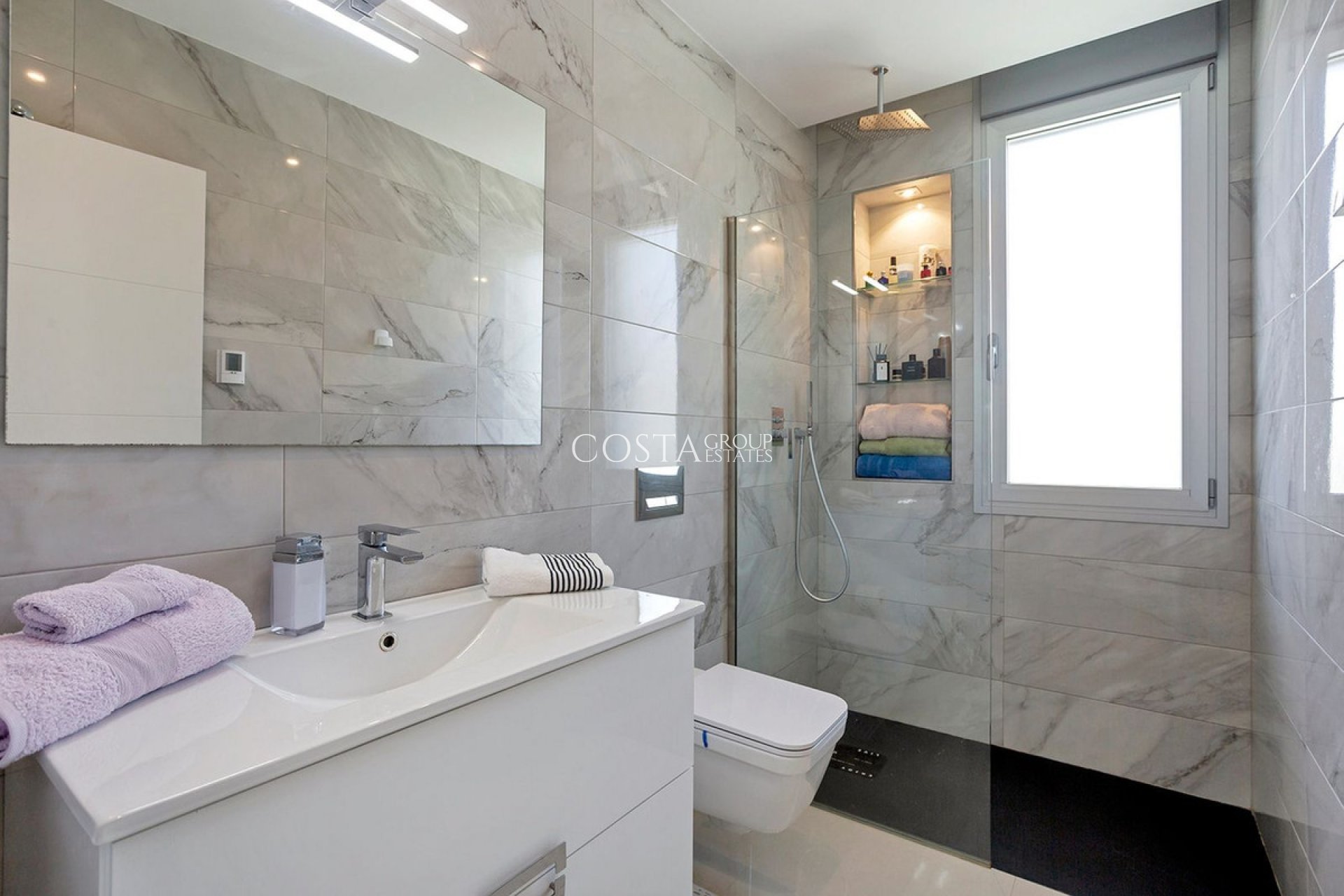 Resale - Villa -
Torrevieja - El Chaparral