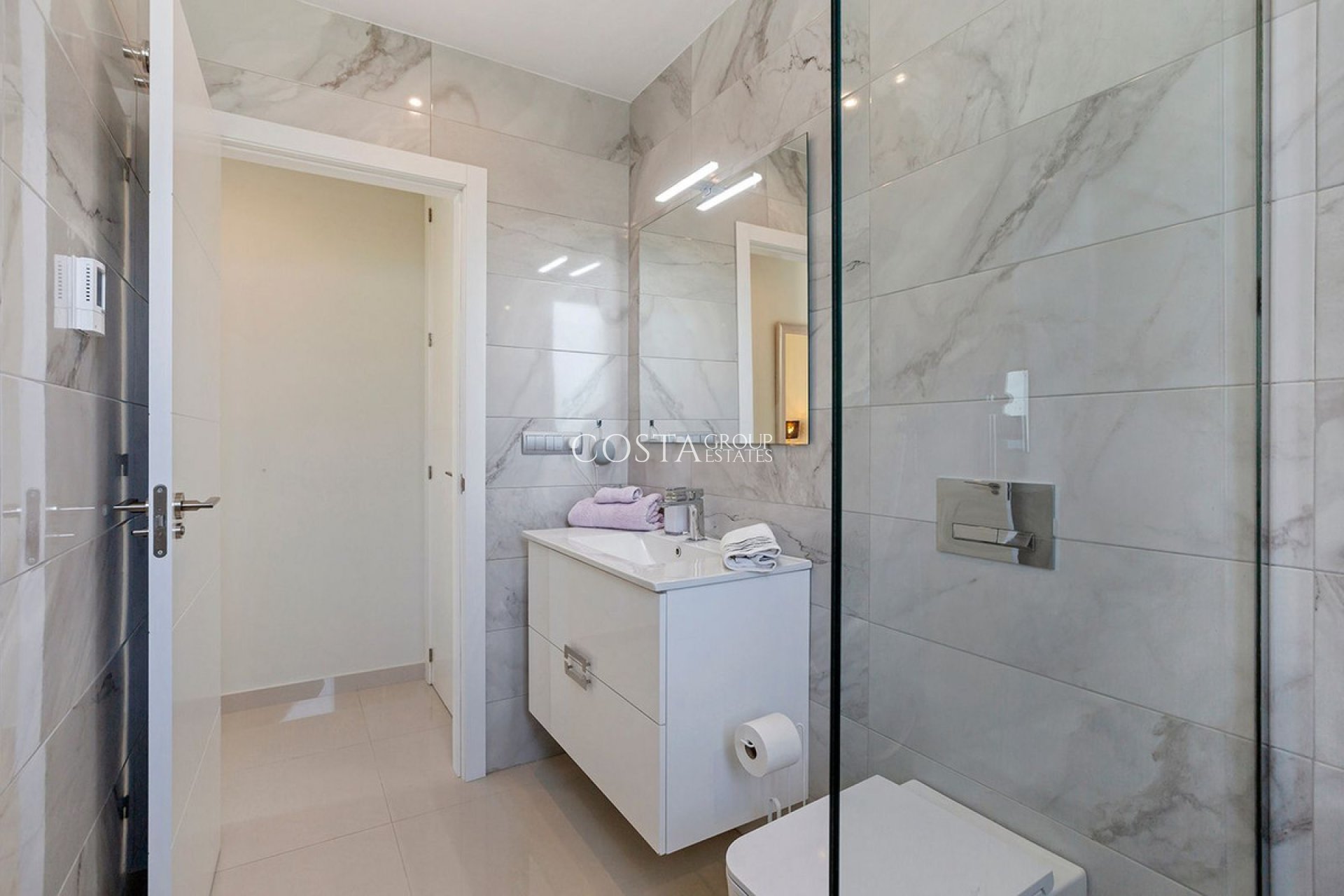 Resale - Villa -
Torrevieja - El Chaparral