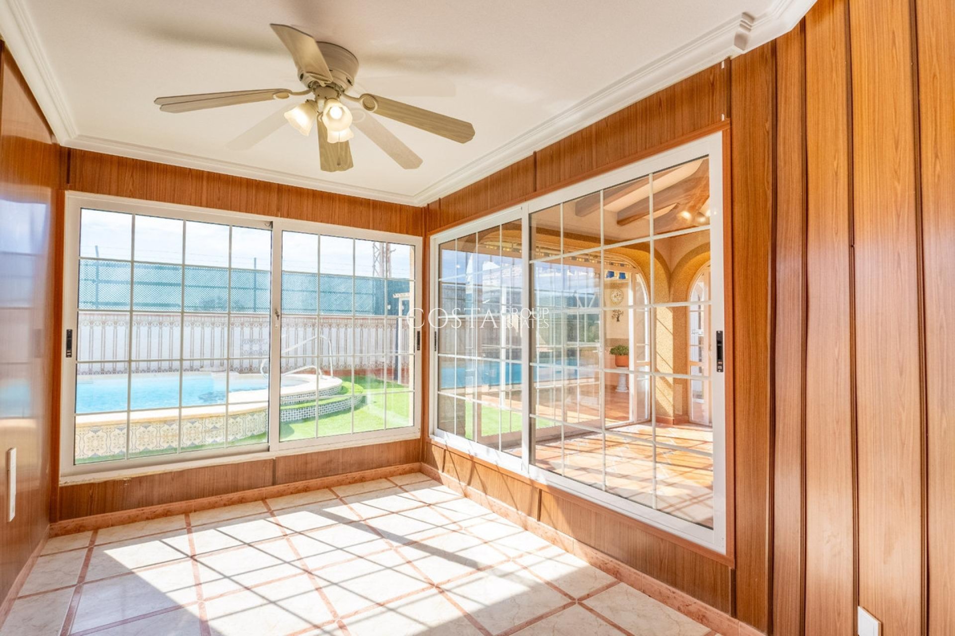 Resale - Villa -
Torrevieja - El Chaparral