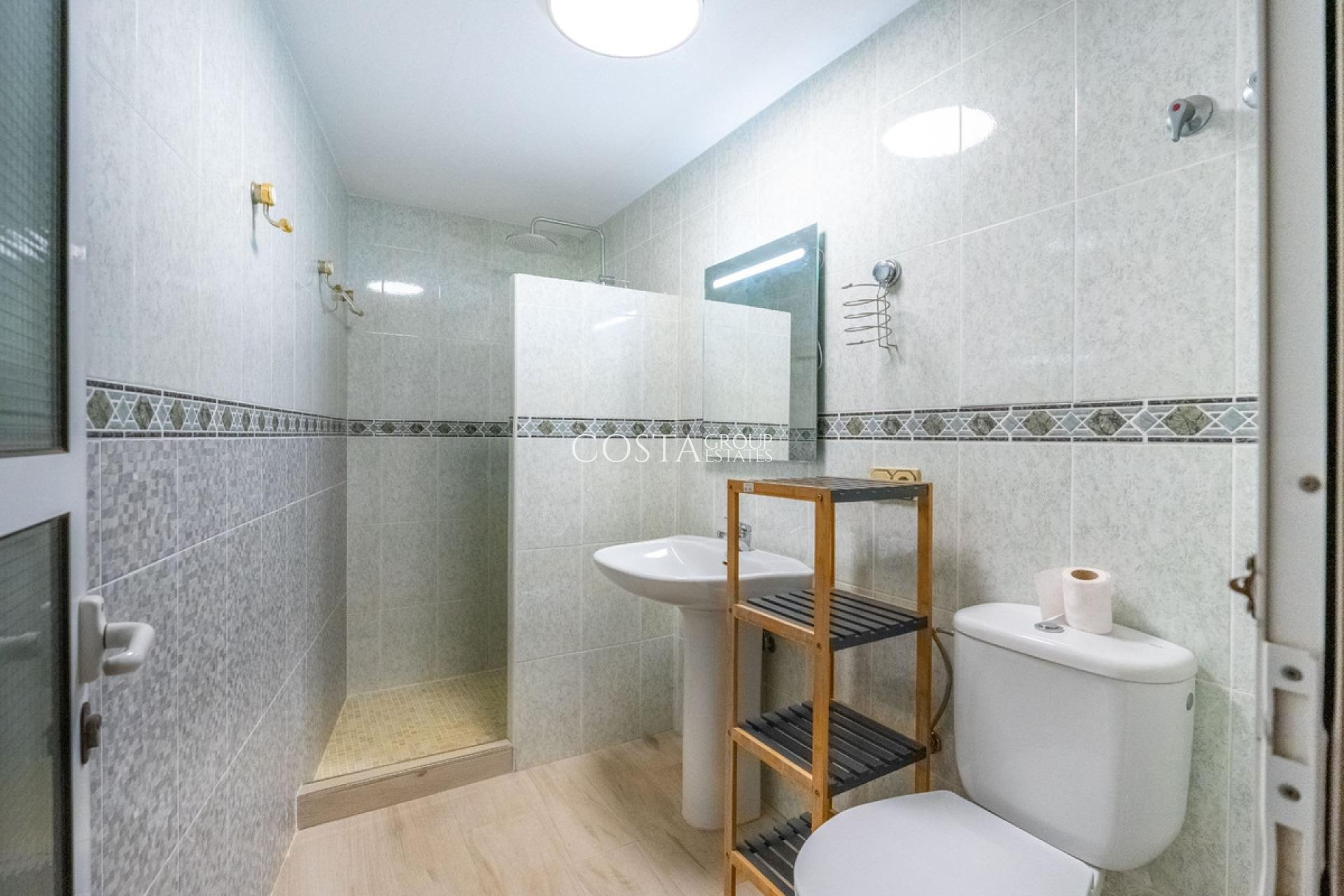 Resale - Villa -
Torrevieja - El Chaparral