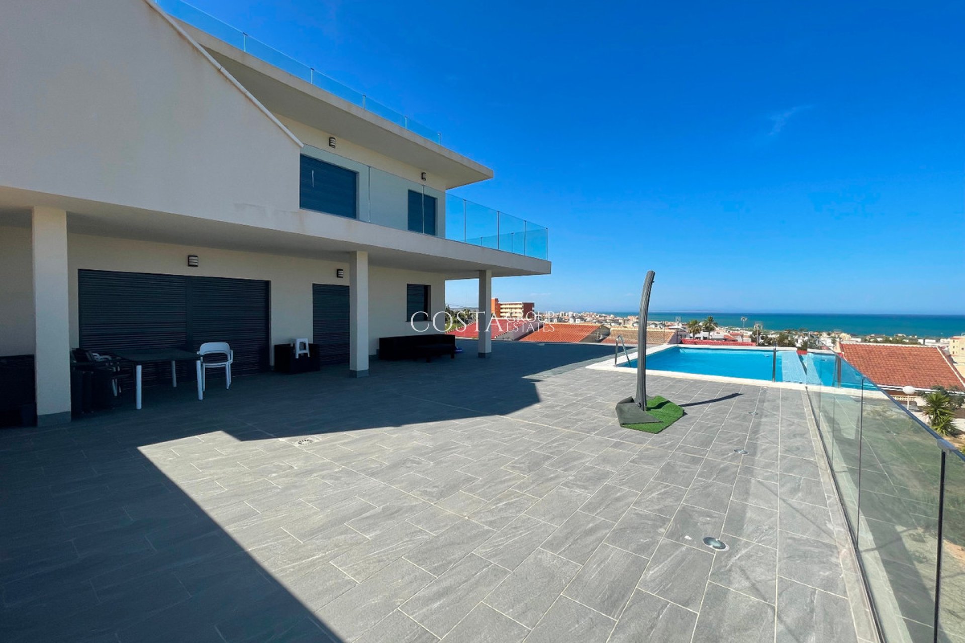 Resale - Villa -
Torrevieja - La Mata