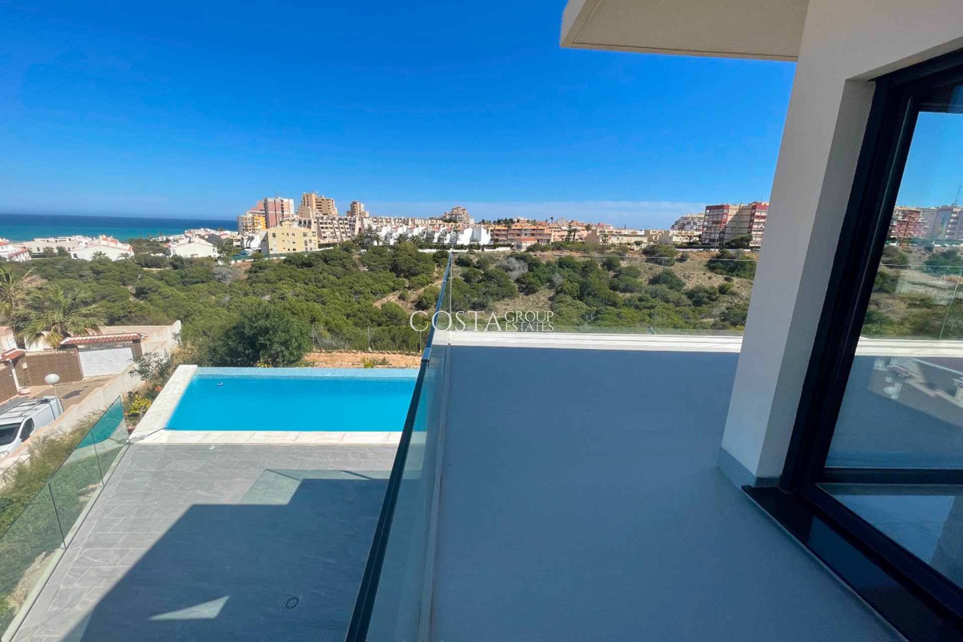 Resale - Villa -
Torrevieja - La Mata