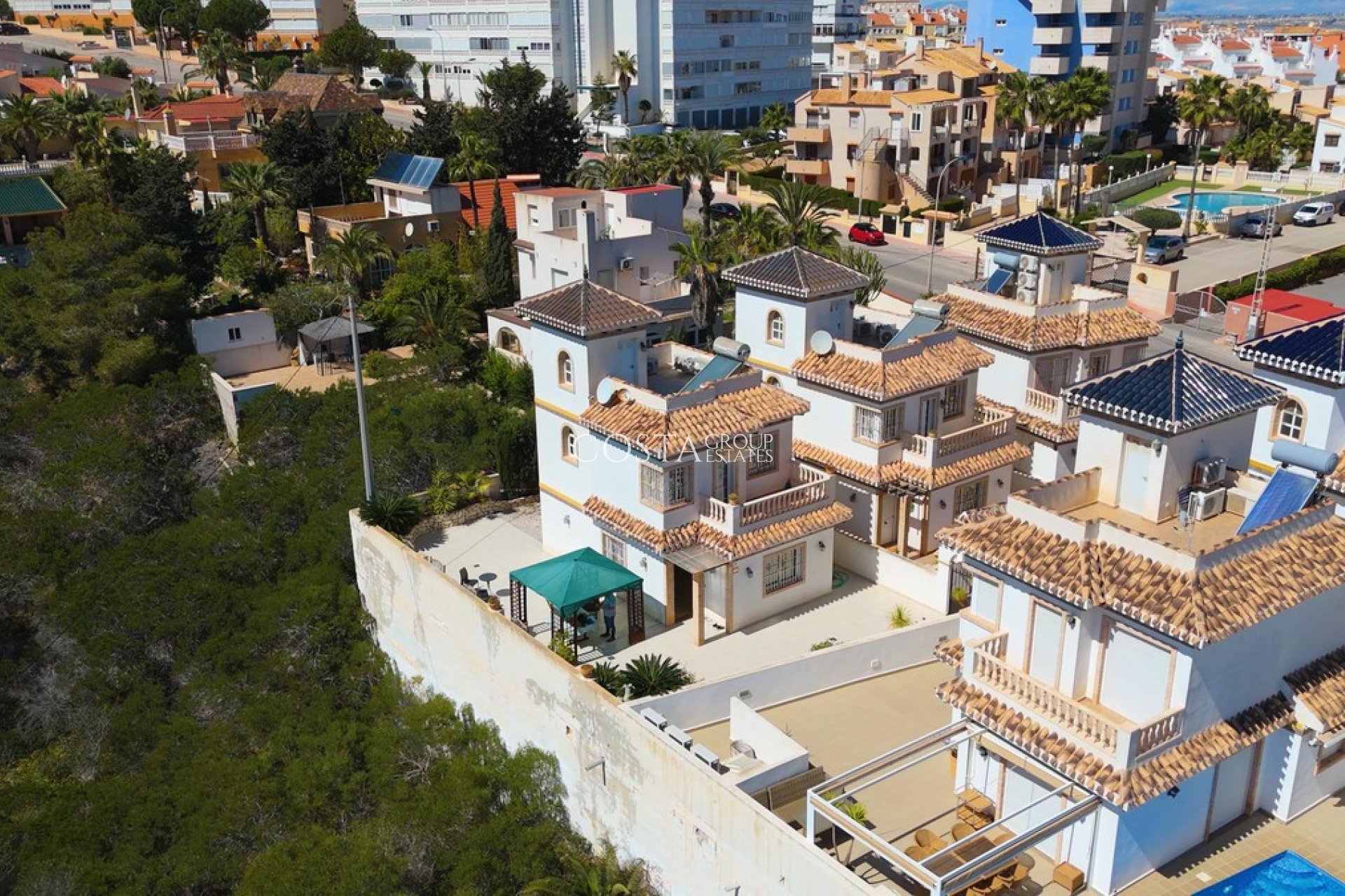 Resale - Villa -
Torrevieja - La Mata