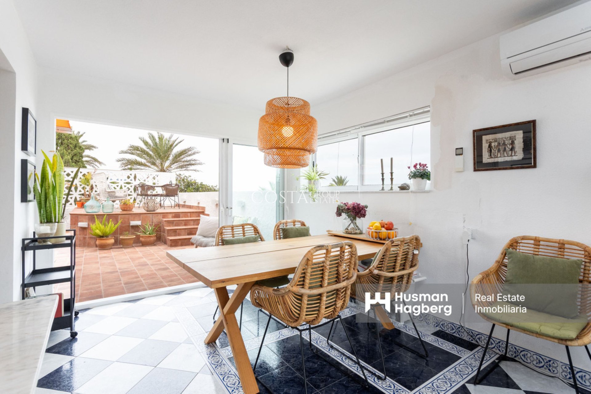 Resale - Villa -
Torrevieja - La Mata