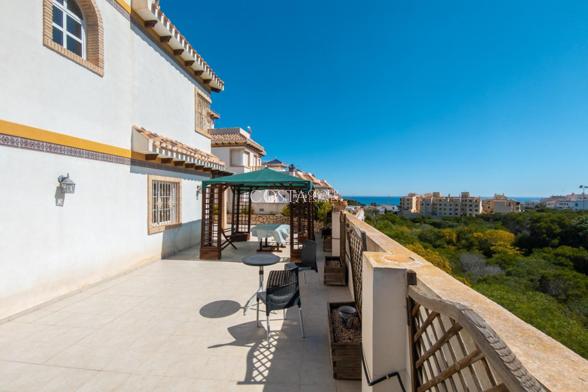 Resale - Villa -
Torrevieja - La Mata
