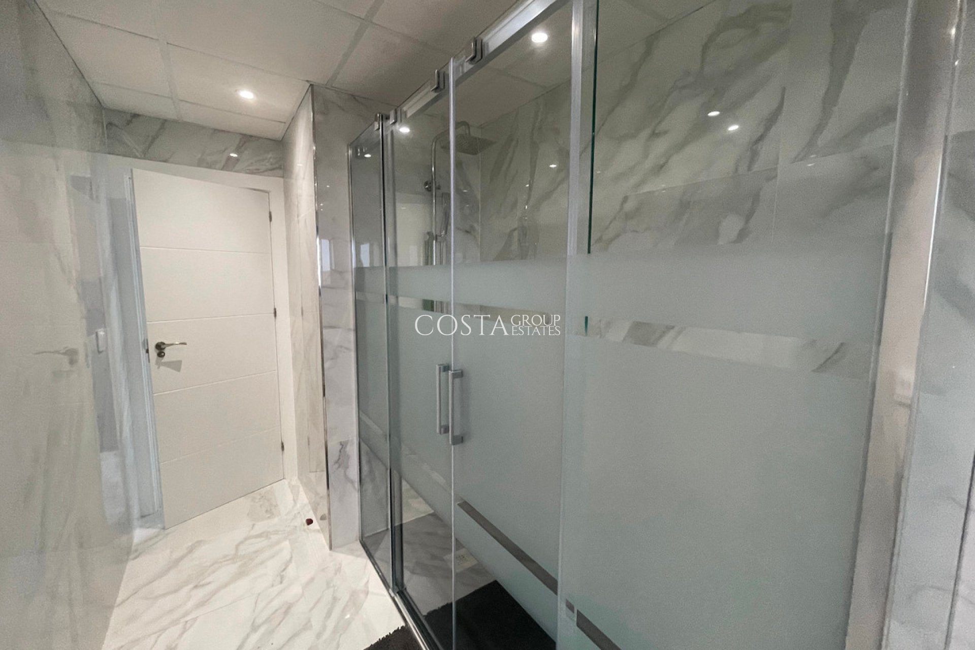 Resale - Villa -
Torrevieja - La Mata