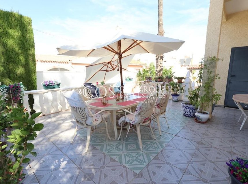 Resale - Villa -
Torrevieja - La Siesta