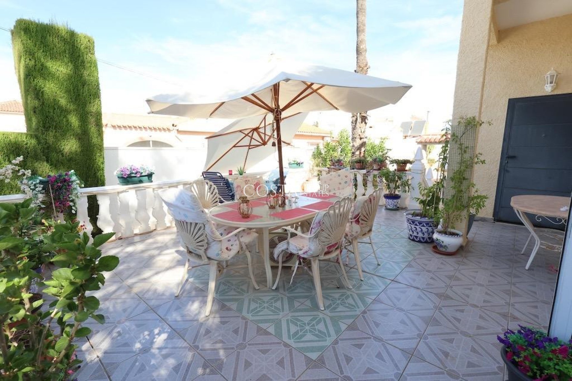 Resale - Villa -
Torrevieja - La Siesta
