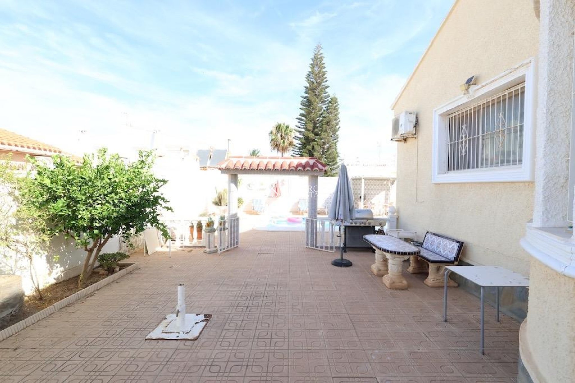 Resale - Villa -
Torrevieja - La Siesta