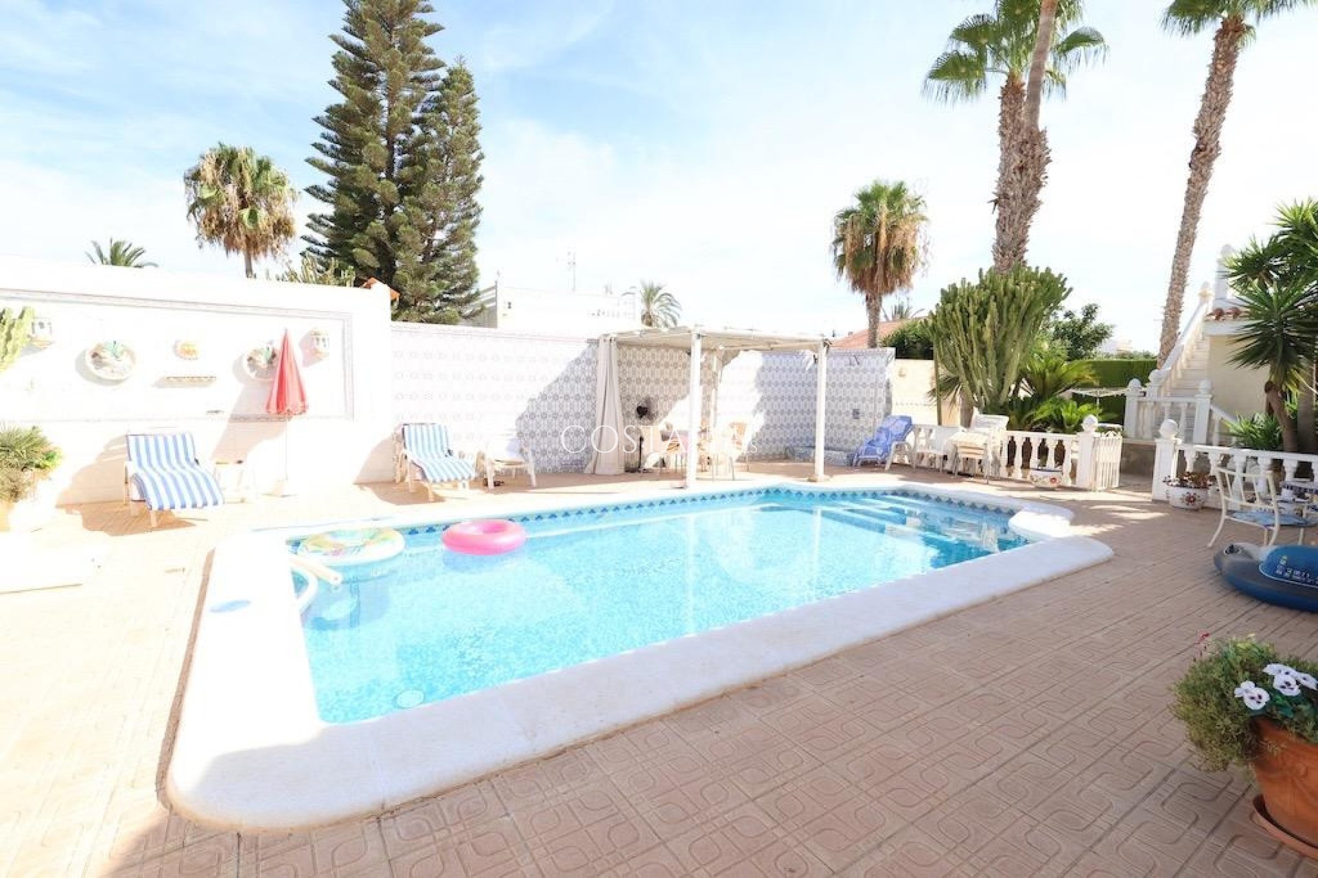 Resale - Villa -
Torrevieja - La Siesta