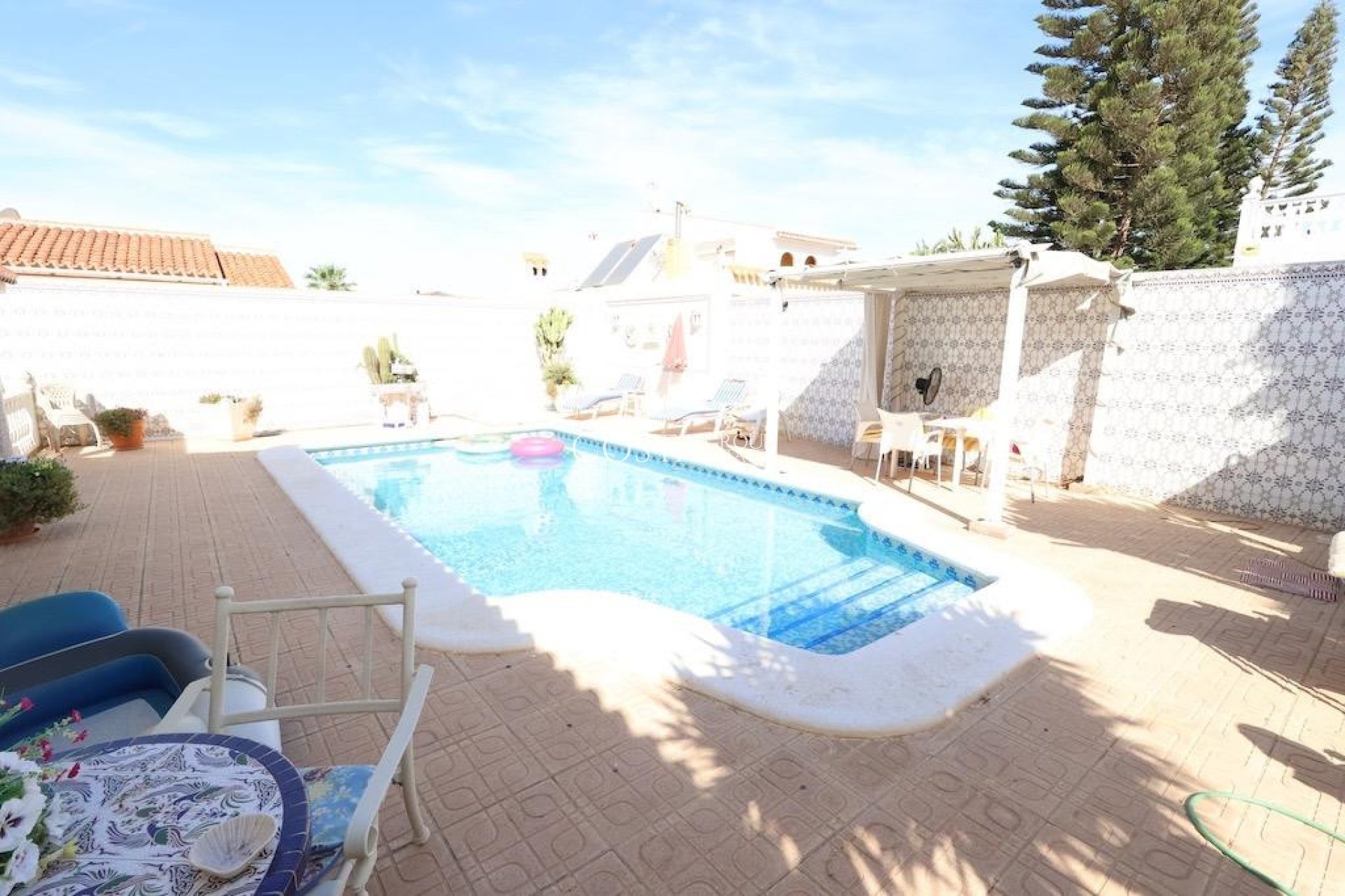 Resale - Villa -
Torrevieja - La Siesta
