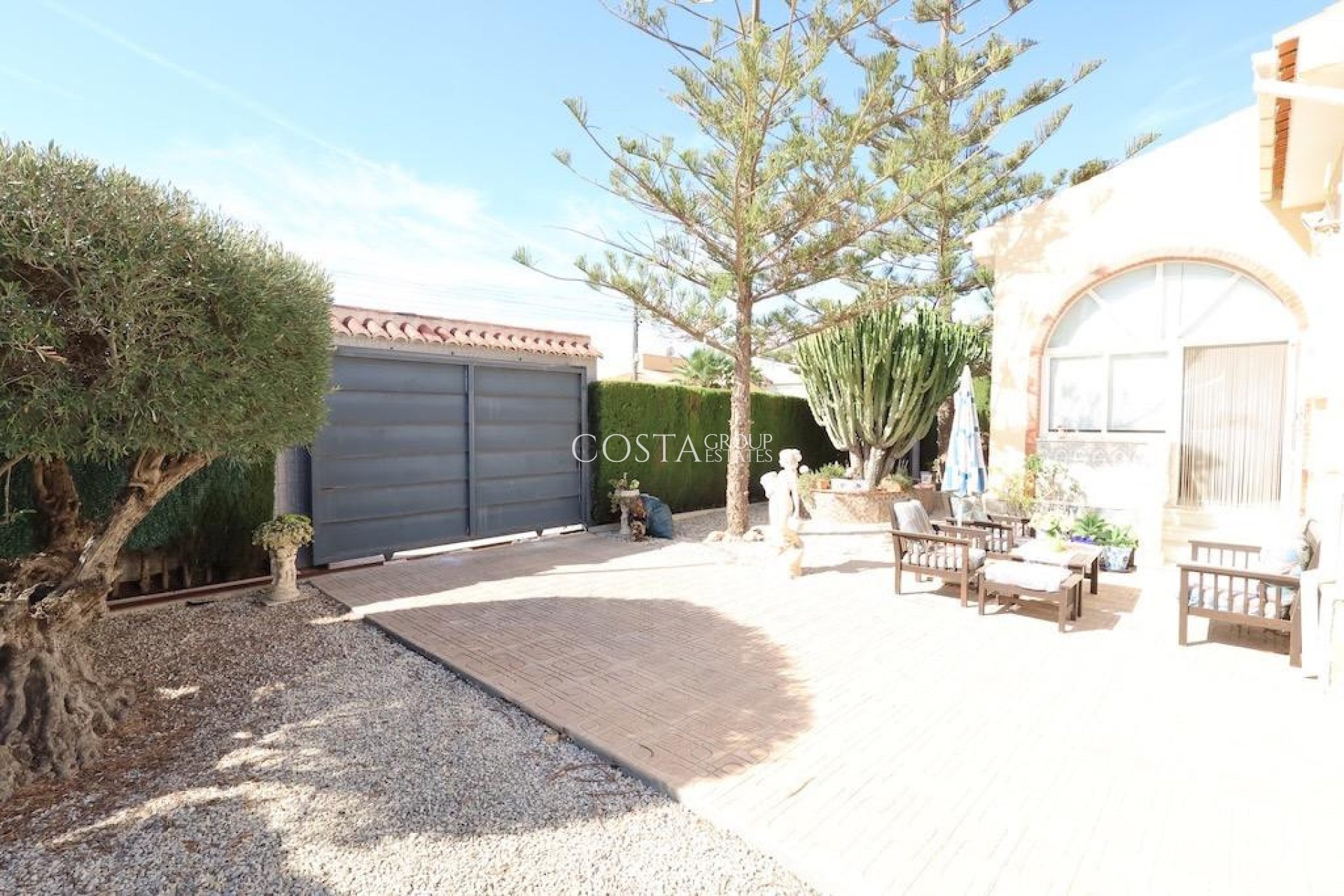 Resale - Villa -
Torrevieja - La Siesta