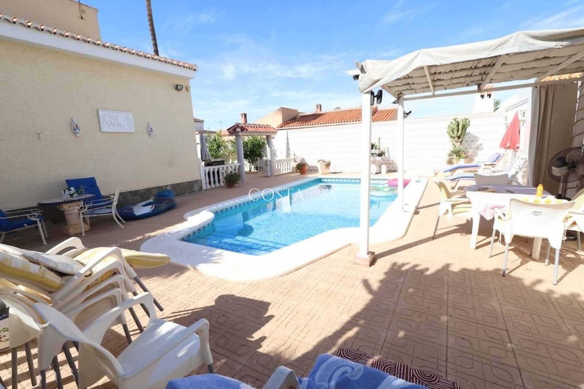 Resale - Villa -
Torrevieja - La Siesta