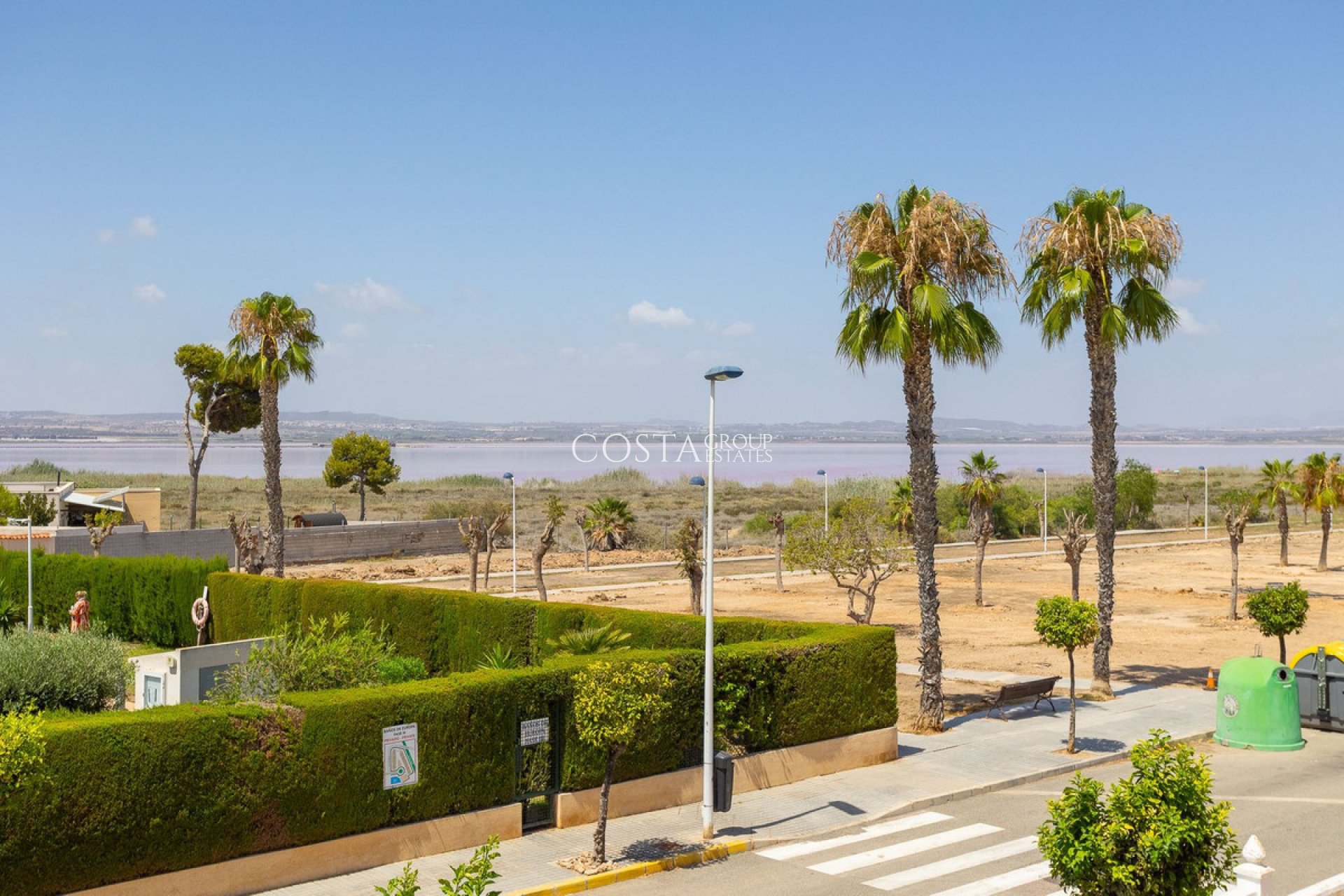 Resale - Villa -
Torrevieja - La Siesta