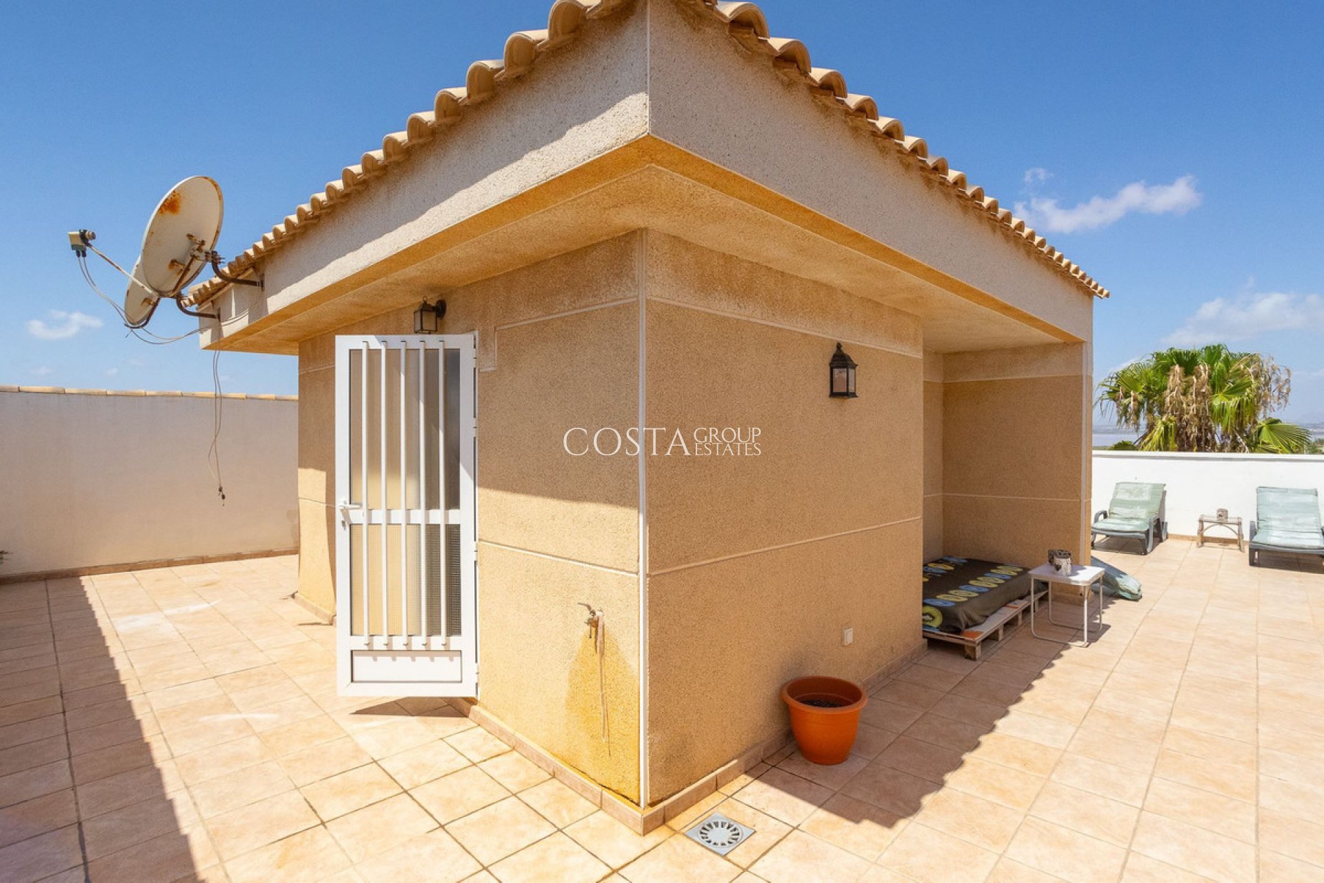 Resale - Villa -
Torrevieja - La Siesta