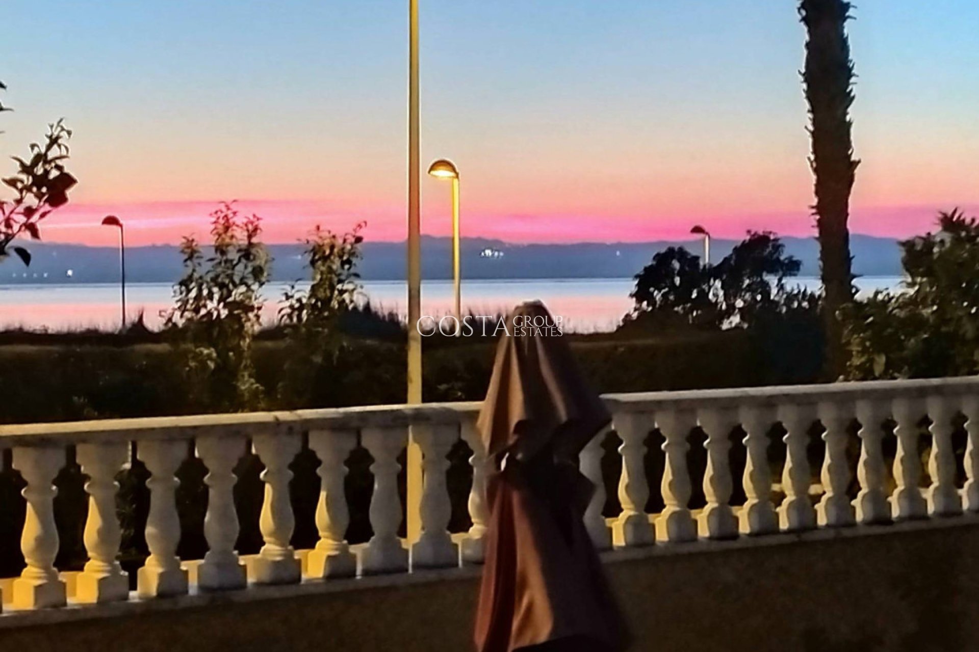 Resale - Villa -
Torrevieja - La Siesta