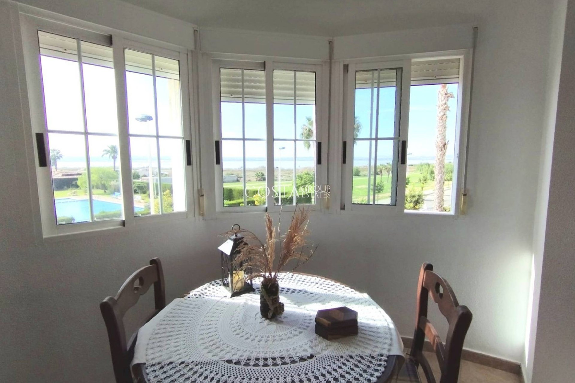 Resale - Villa -
Torrevieja - La Siesta