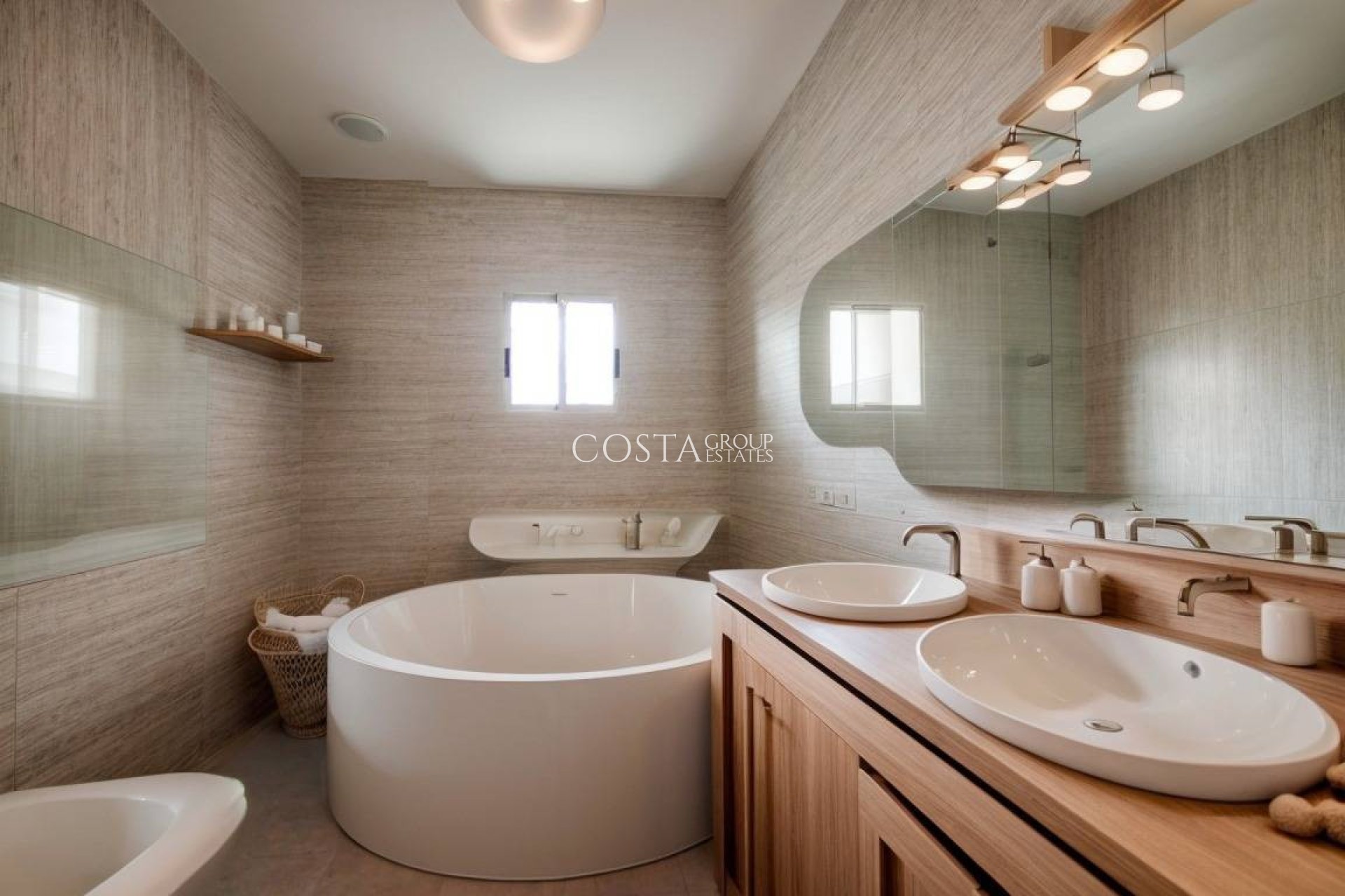 Resale - Villa -
Torrevieja - La Siesta