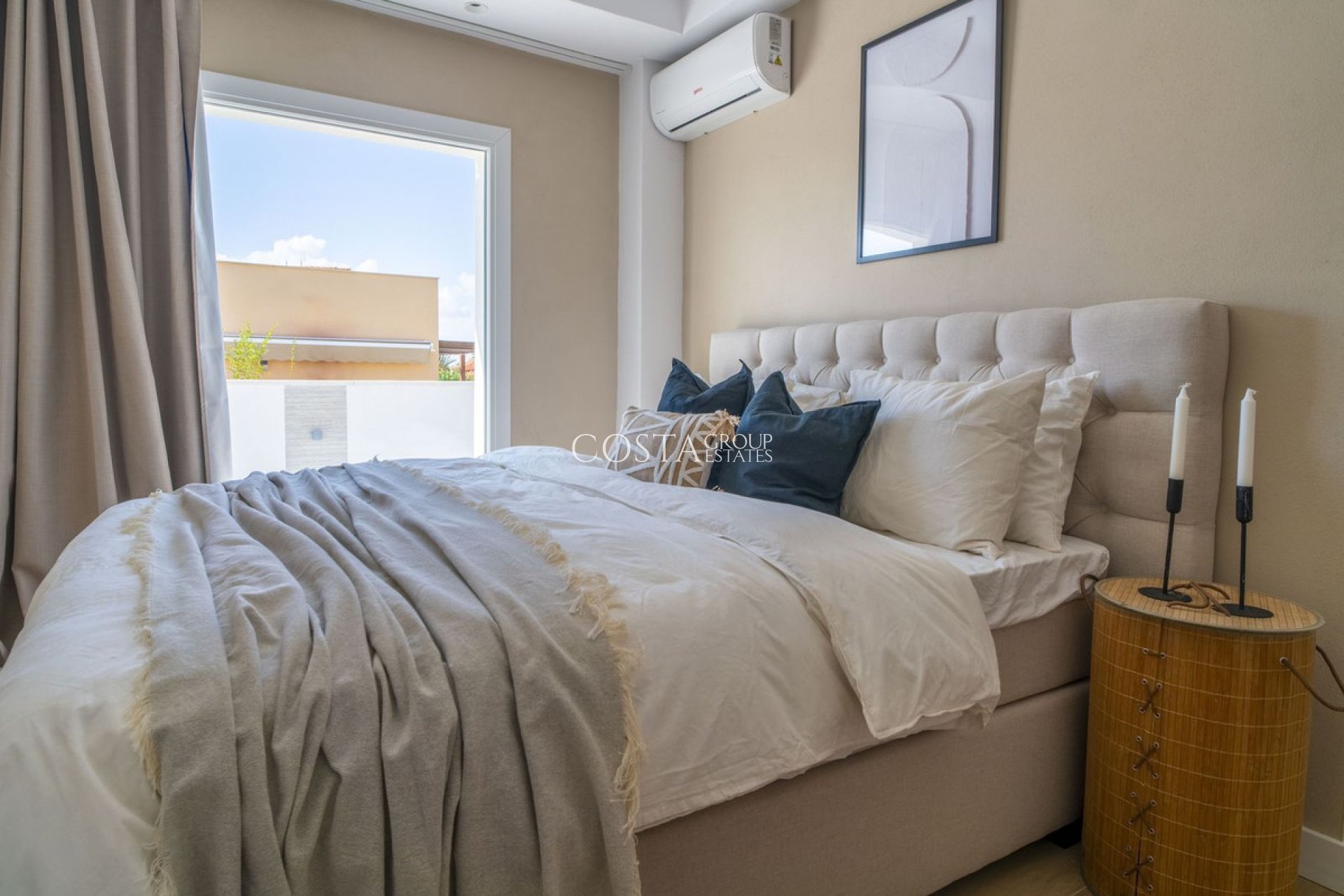 Resale - Villa -
Torrevieja - La Siesta