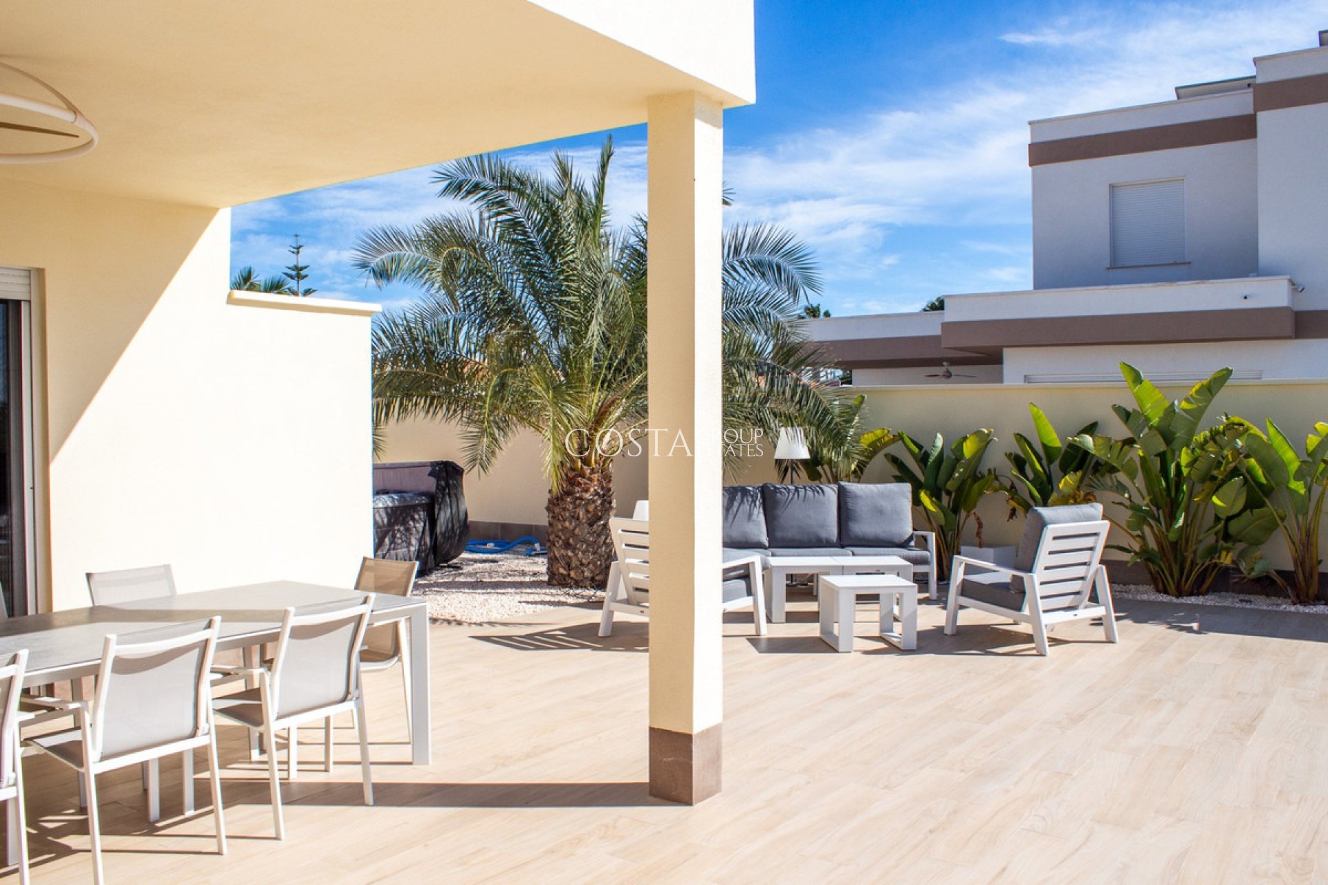 Resale - Villa -
Torrevieja - La Siesta