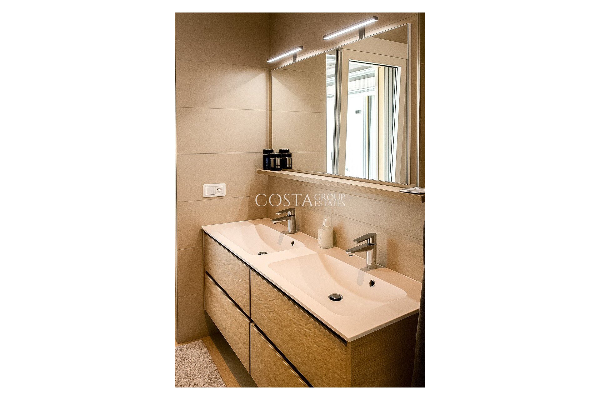 Resale - Villa -
Torrevieja - La Siesta