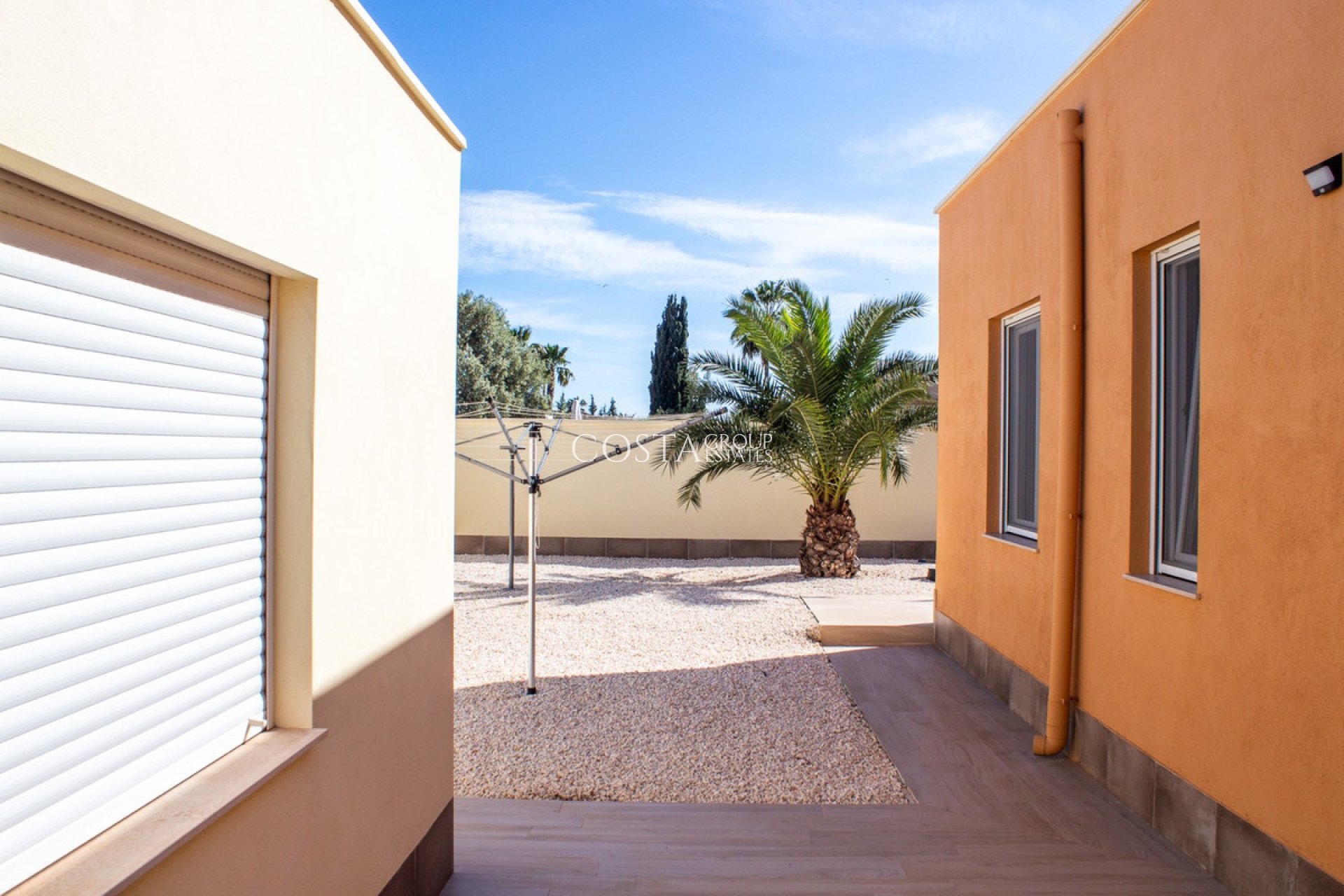 Resale - Villa -
Torrevieja - La Siesta