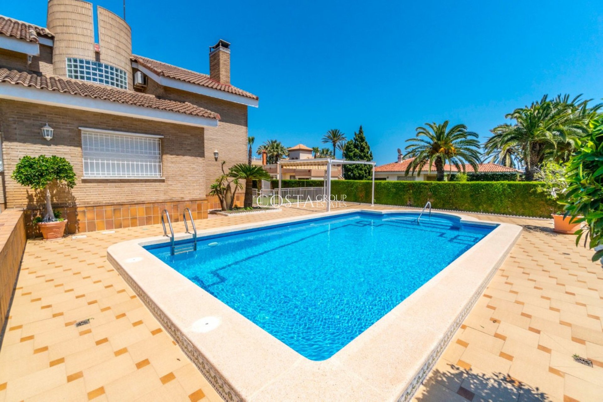 Resale - Villa -
Torrevieja - La Veleta