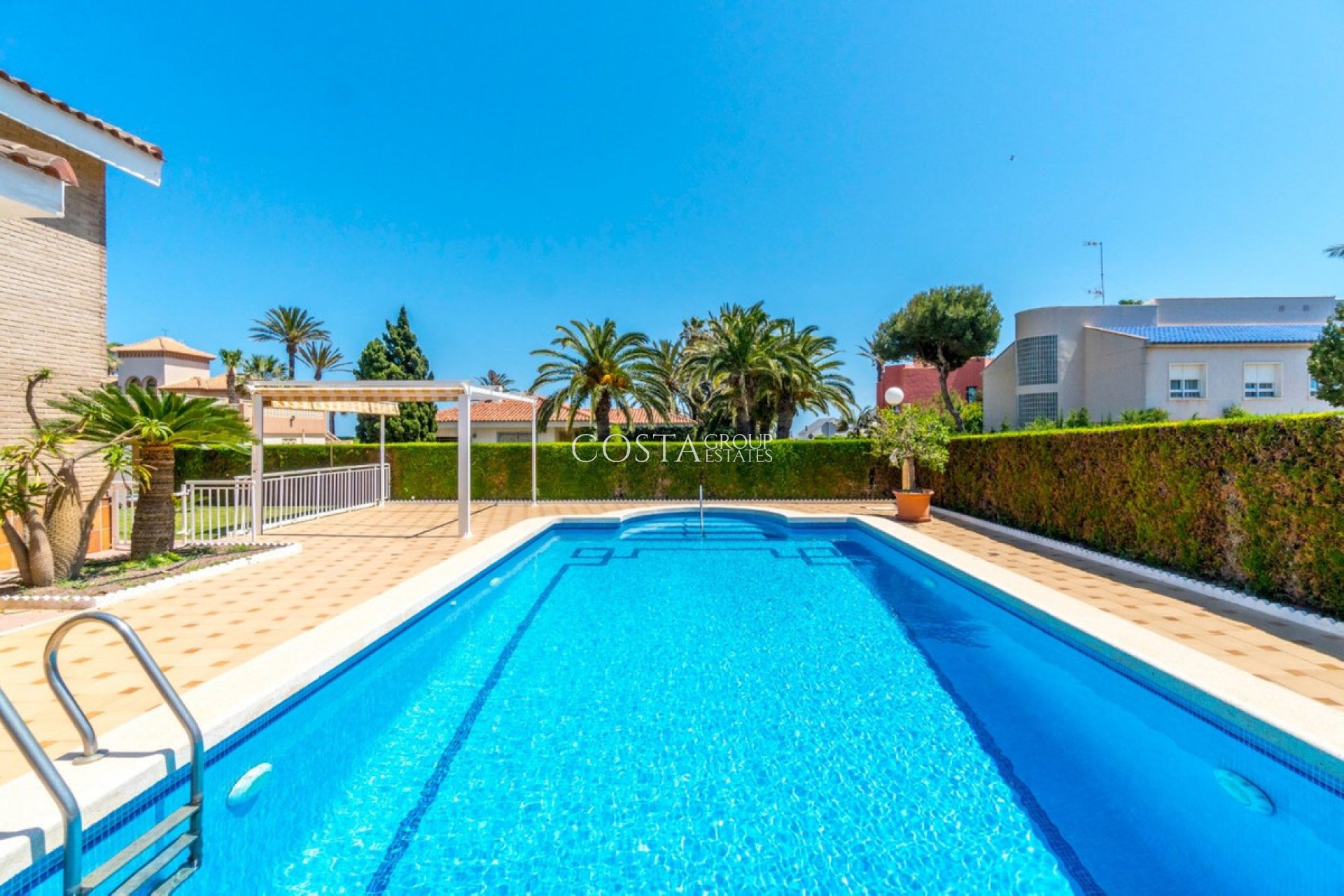 Resale - Villa -
Torrevieja - La Veleta
