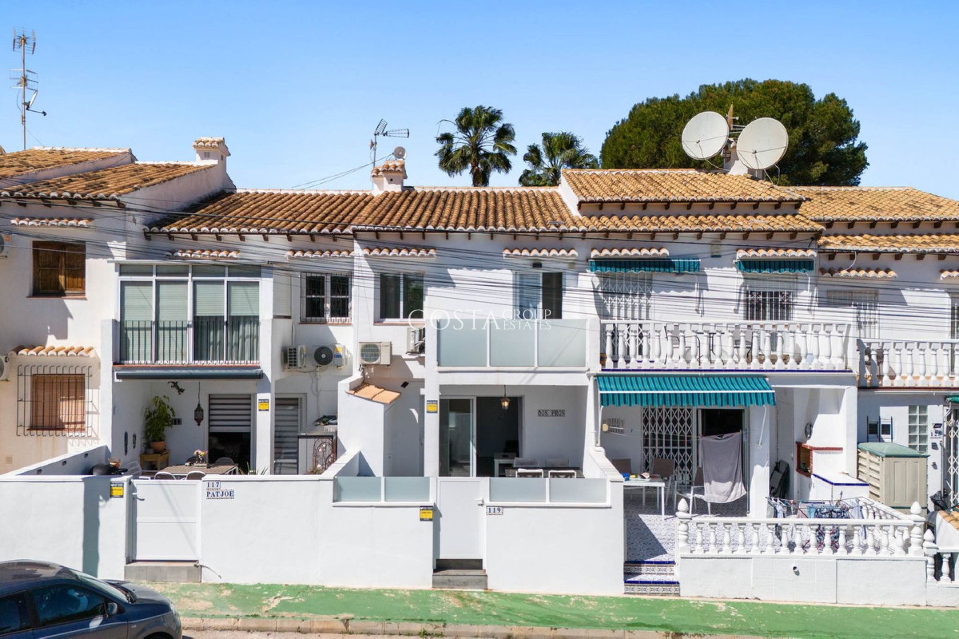 Resale - Villa -
Torrevieja - Lago Jardin
