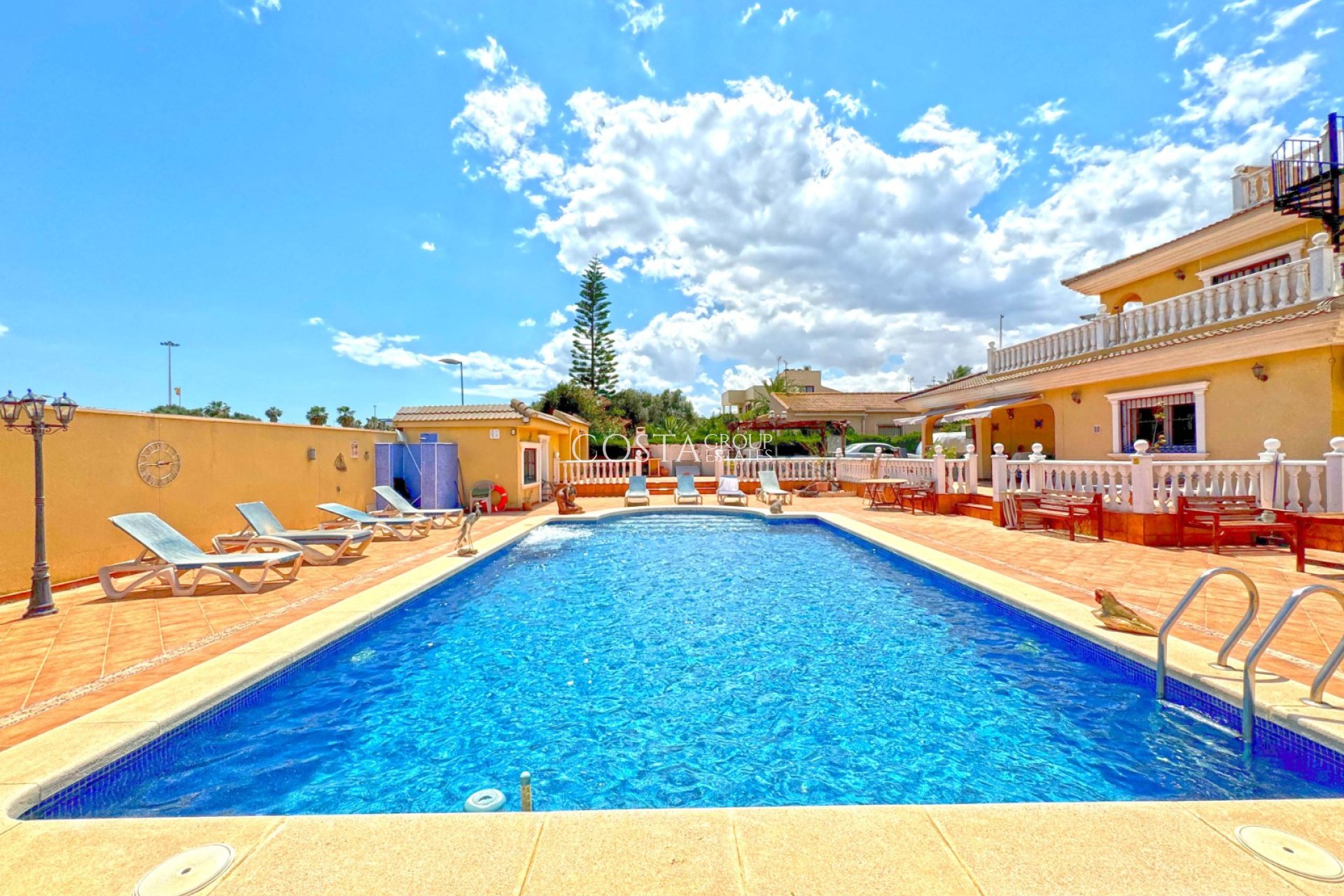 Resale - Villa -
Torrevieja - Los Balcones - Los Altos del Edén