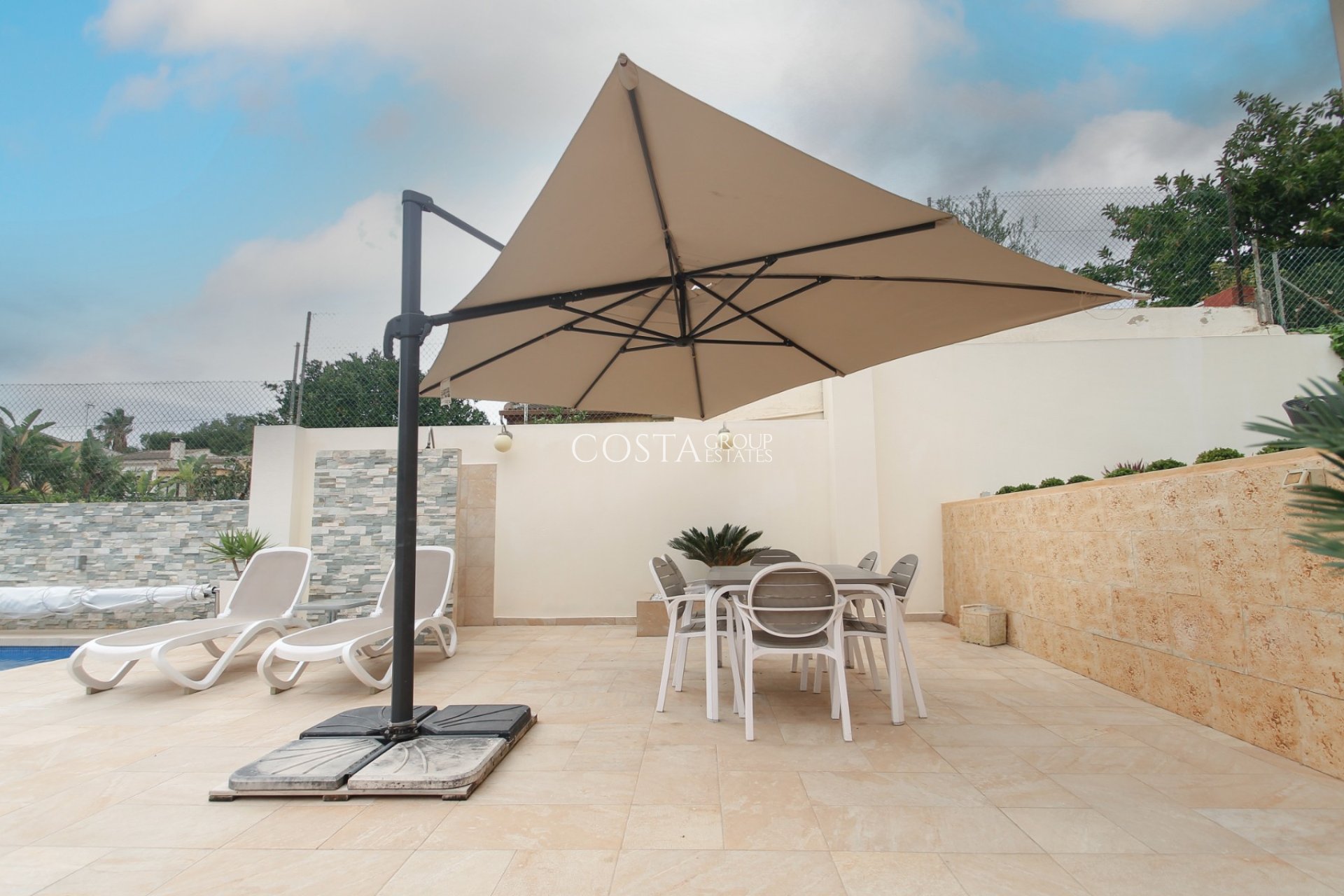 Resale - Villa -
Torrevieja - Los Balcones