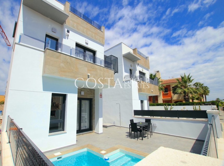 Resale - Villa -
Torrevieja - Torrevieja Centro