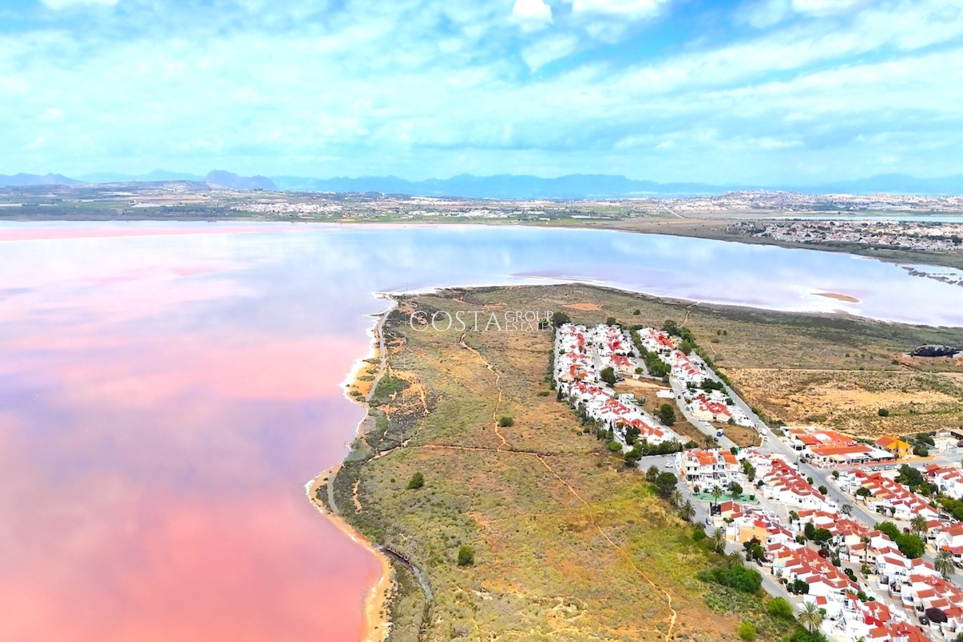 Resale - Villa -
Torrevieja - Torrevieja Centro