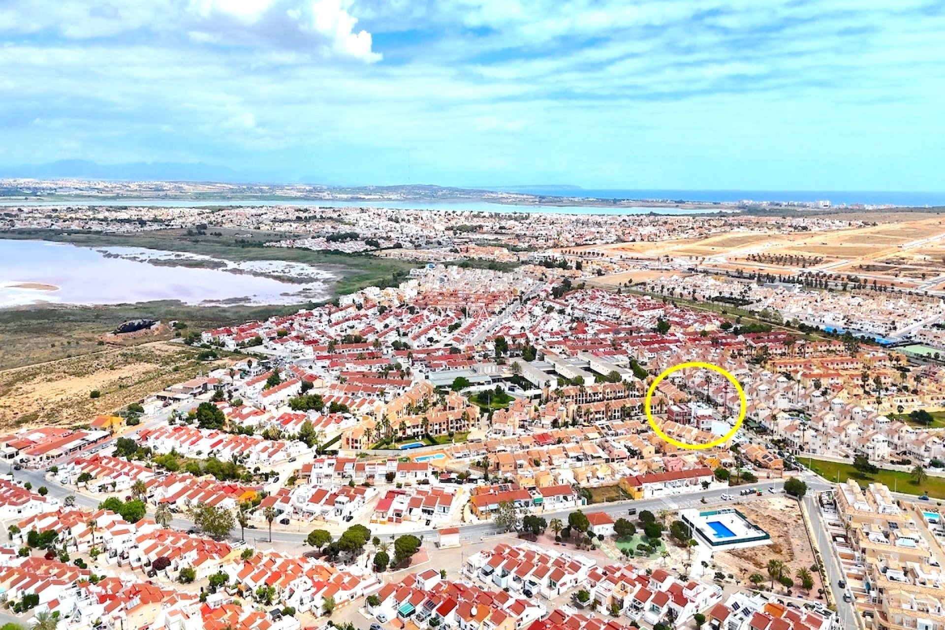 Resale - Villa -
Torrevieja - Torrevieja Centro