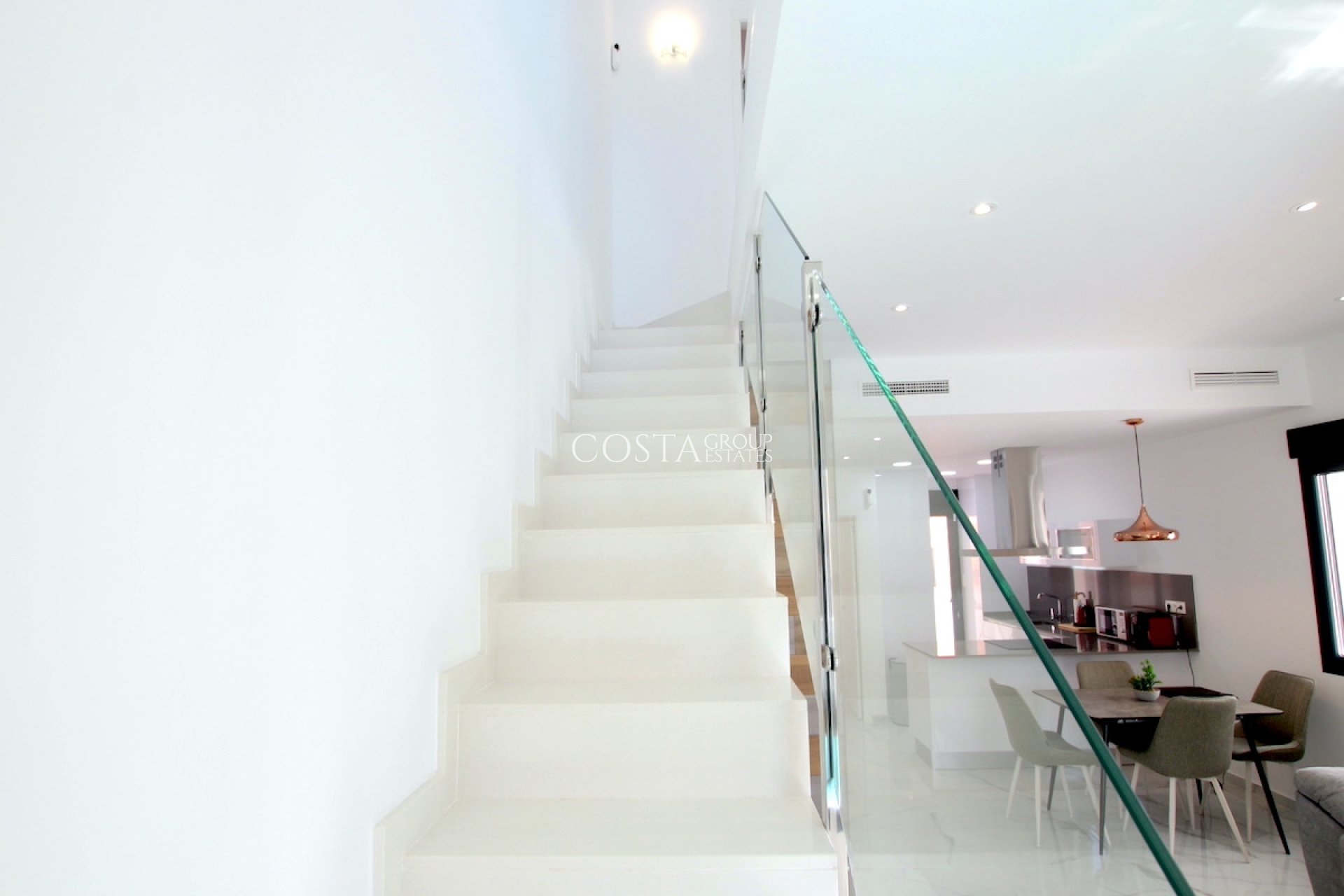 Resale - Villa -
Torrevieja - Torrevieja Centro