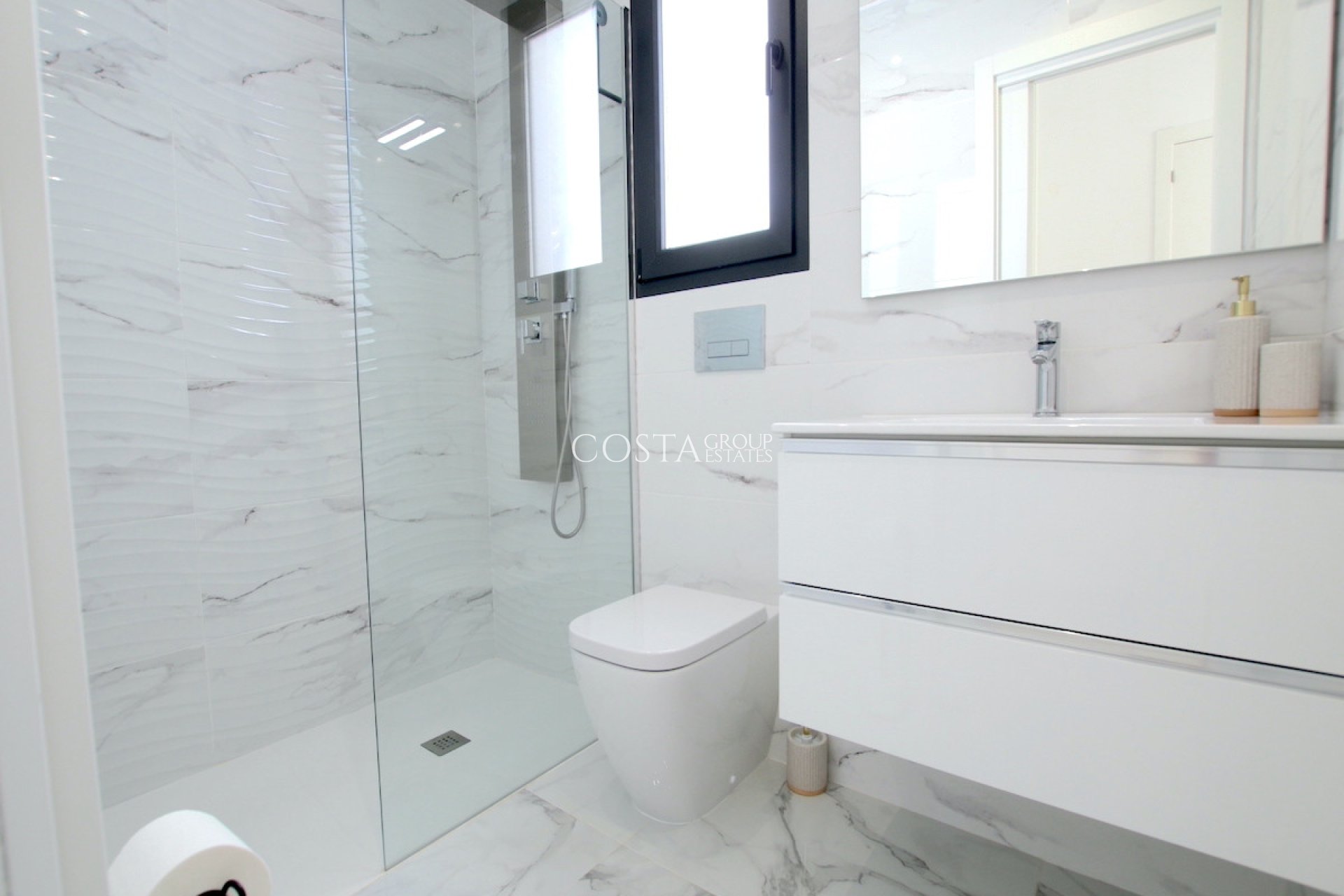 Resale - Villa -
Torrevieja - Torrevieja Centro