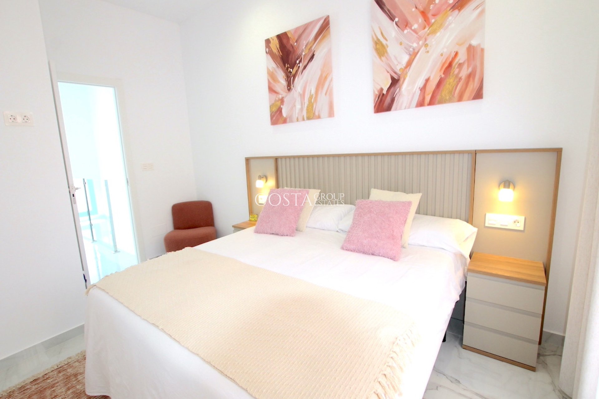 Resale - Villa -
Torrevieja - Torrevieja Centro